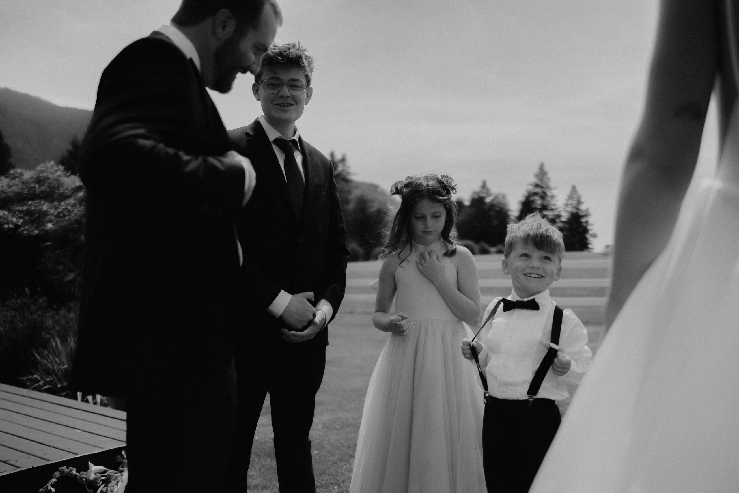 Wedding Shelby & Riley | Columbia River Gorge, WA | Georgy Shishkin Photography Photography. Portland Wedding Photographer | Authentic PNW Love Stories