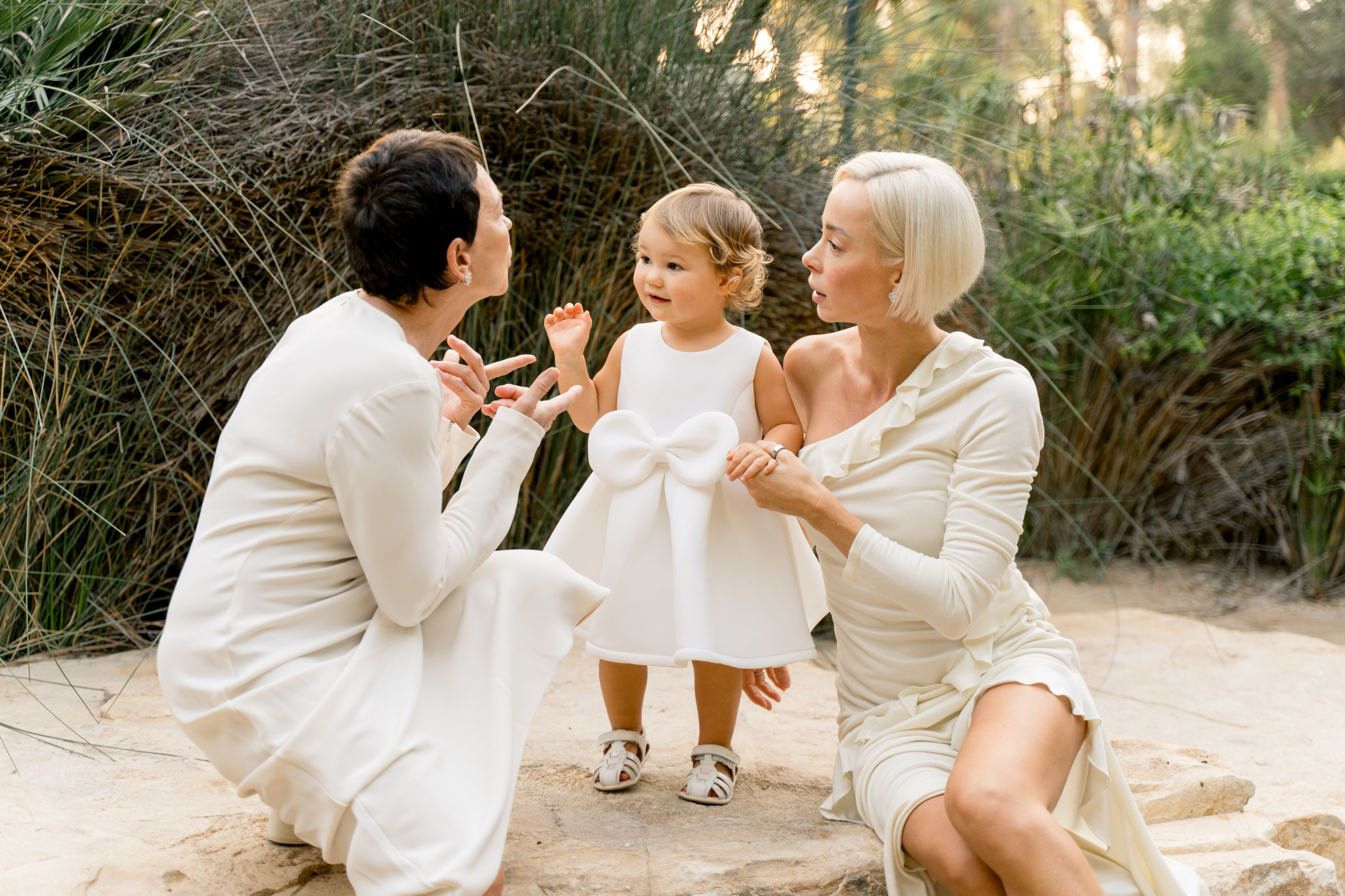 Family photoshoot with kids in Abu Dhabi park