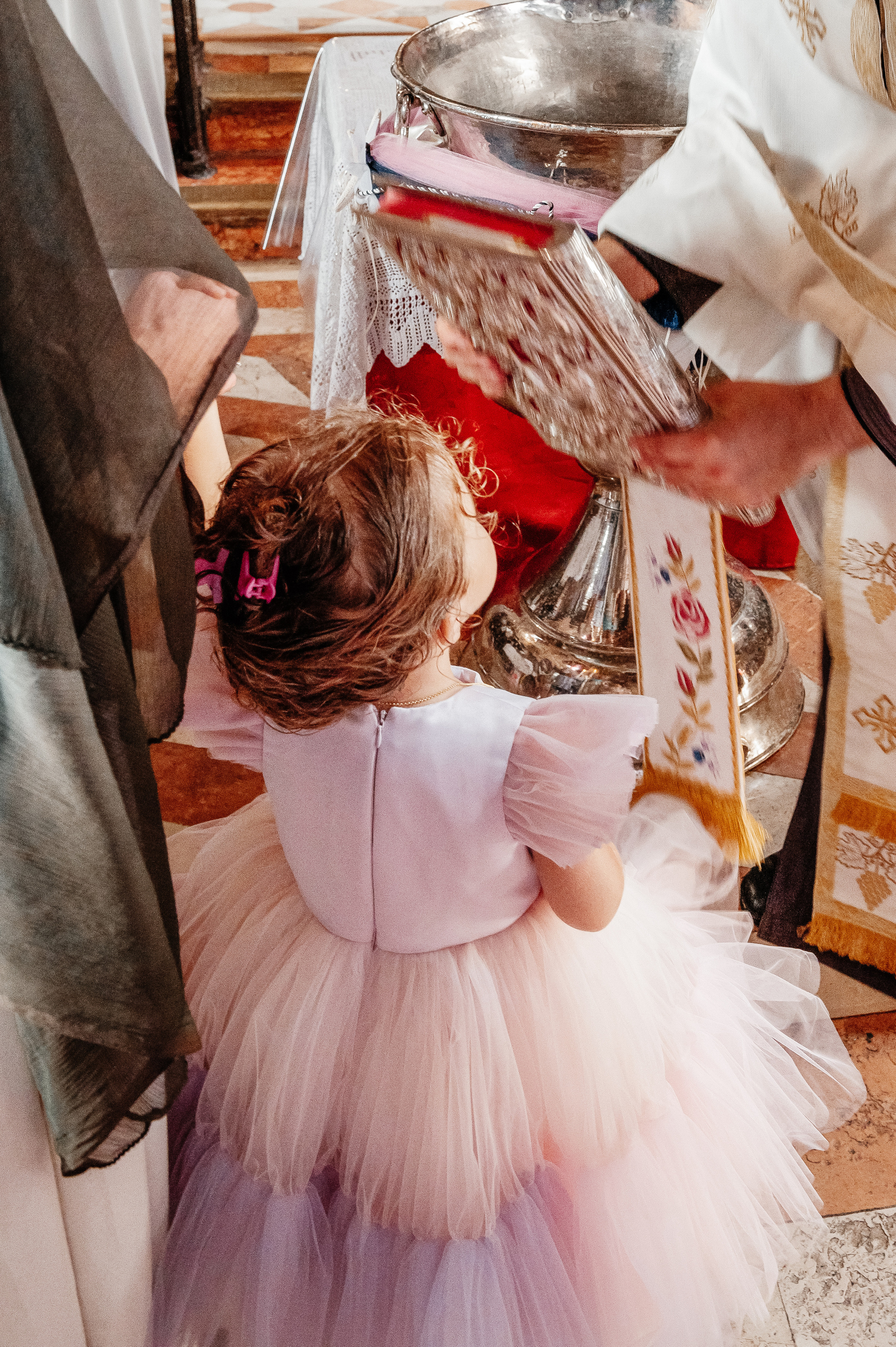 Taufe in St.-Spyridon-Kirche in Korfu, Griechenland. Newbornfotograf Kinderfotograf Ulm Familienfotograf Anastasia Neu-Ulm