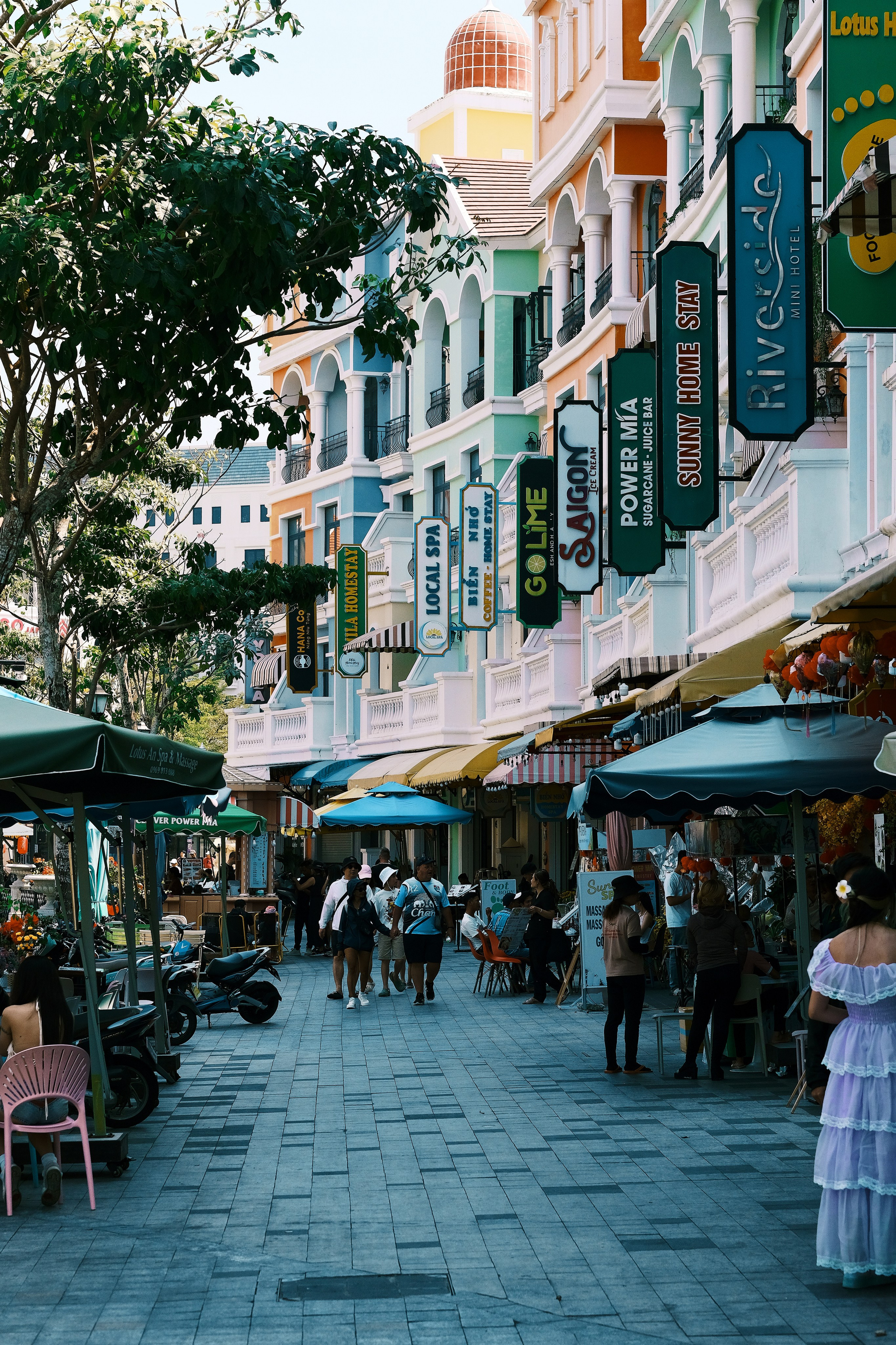 The Life of the Others | Phú Quốc 🇻🇳 |📍Vietnam. 中国街头摄影 | The Streets of China Through My Eyes | 深圳