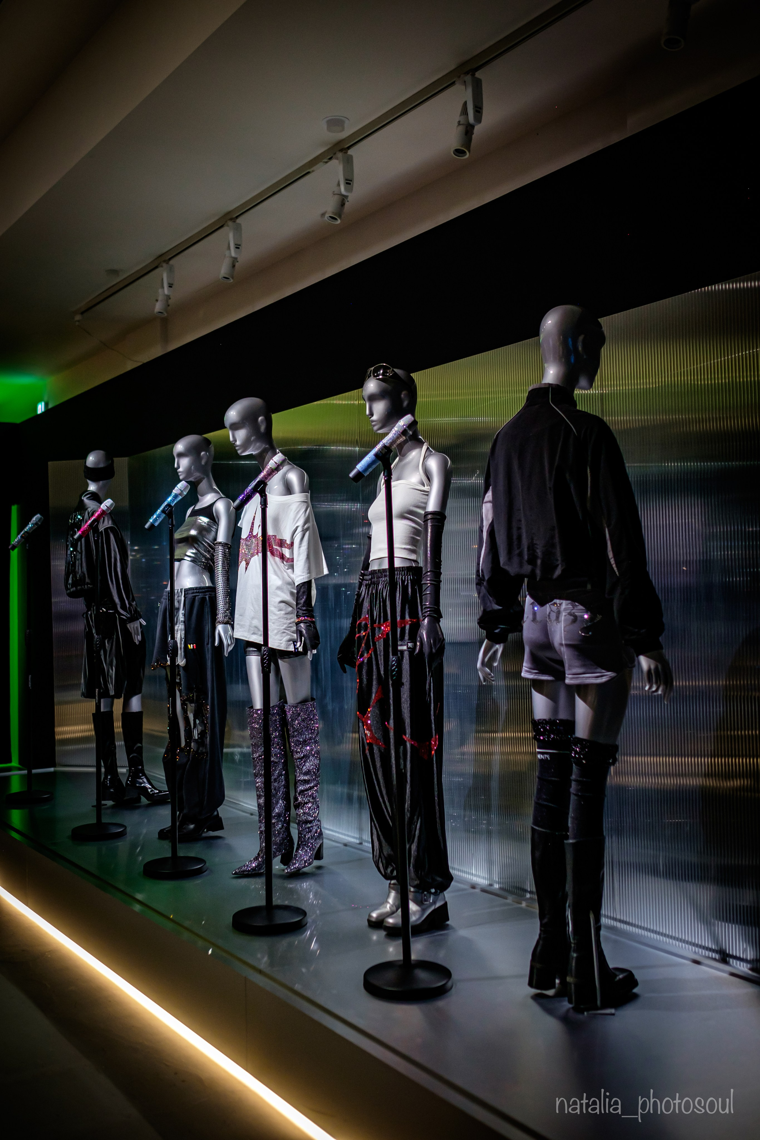 SWAROVSKI MASTERS OF LIGHT FROM VIENNA TO SEOUL. Photographer in Seoul Dobrokvashina Natalya