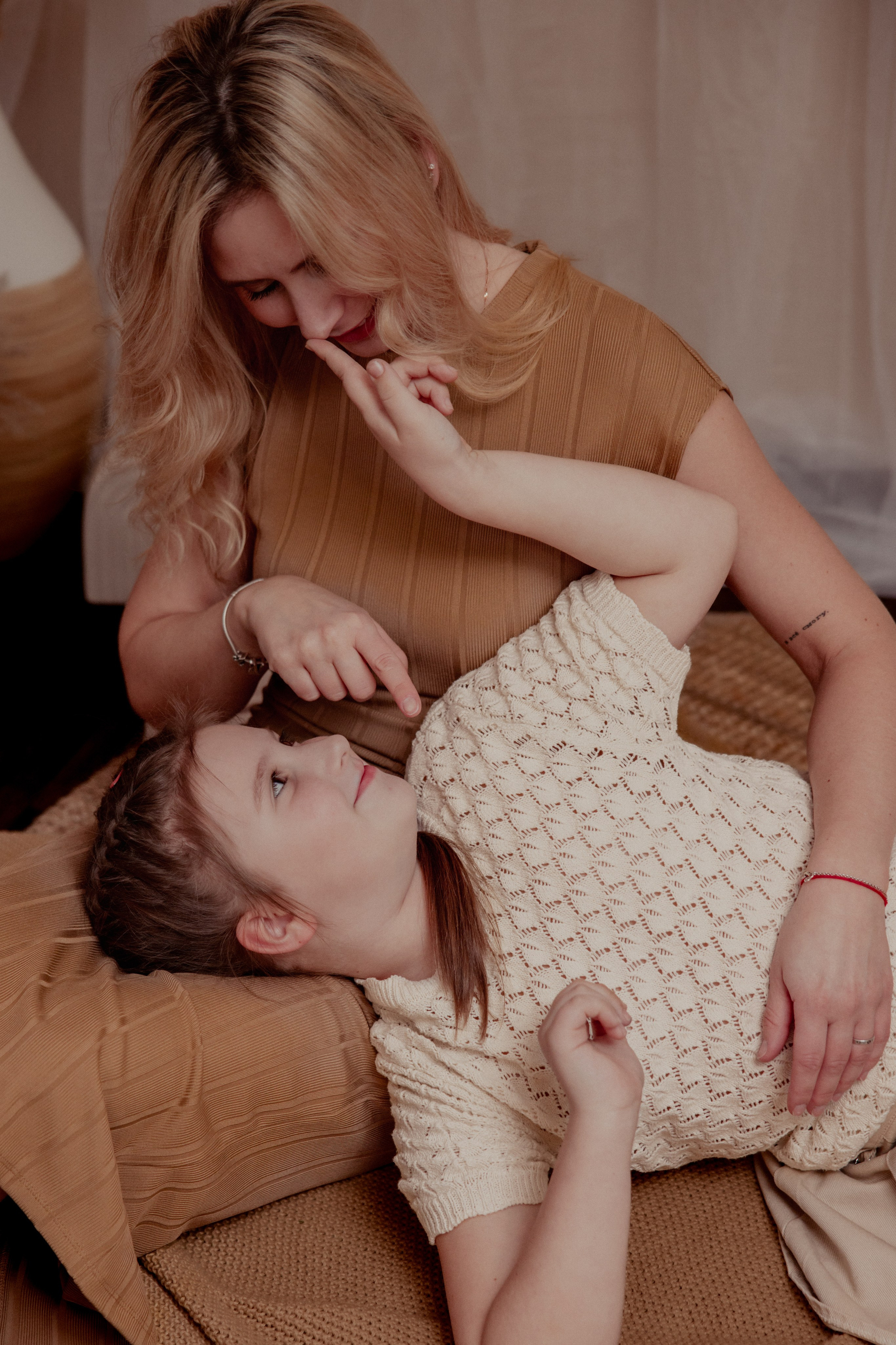 Familien-Fotoshooting in Dresden – natürliche & warme Momente. Fotografin in Dresden – Schwangerschaft, Familie & Kinder | Tatiana Mudryak