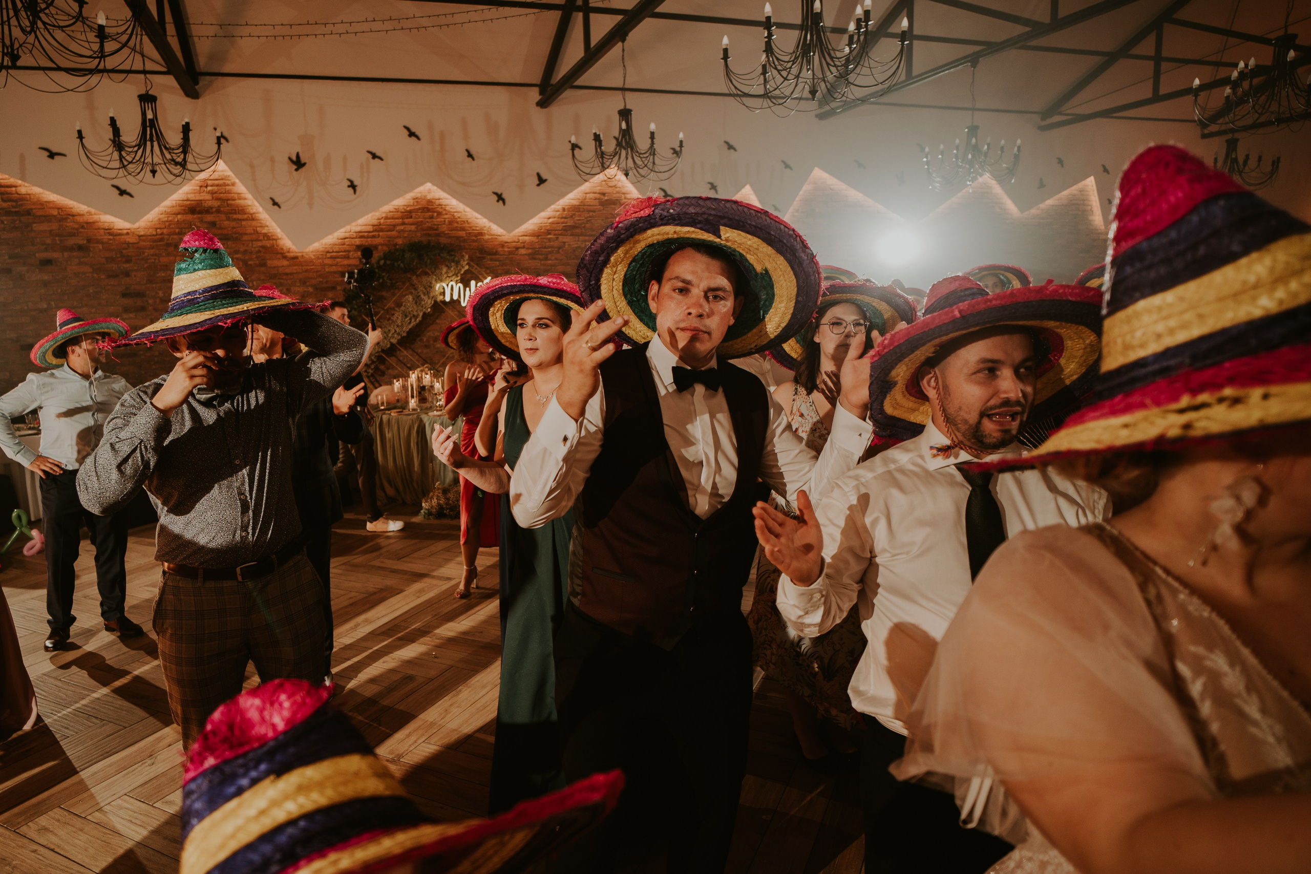 Trzy Drzewa: wspaniała uroczystość Wiktorii i Kamila. Karkowskafoto - fotografia miłości