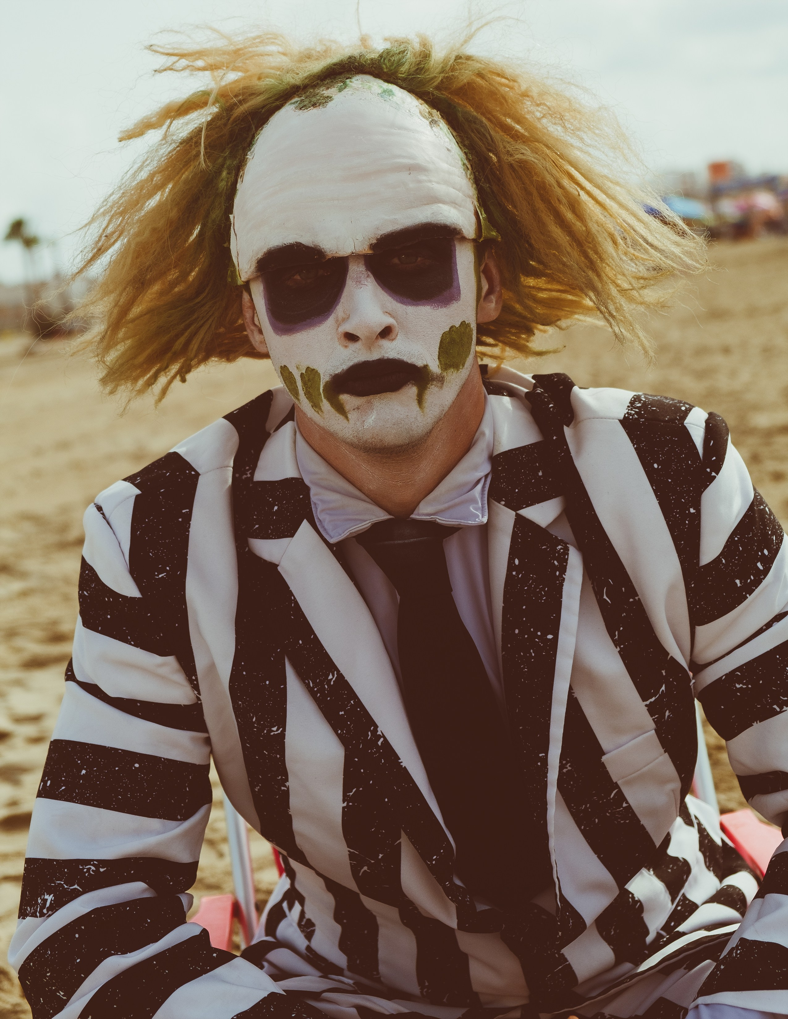 Beetlejuice на море: Экспериментальная фотосессия с цирковыми артистами — Фотограф Андрей Луковников