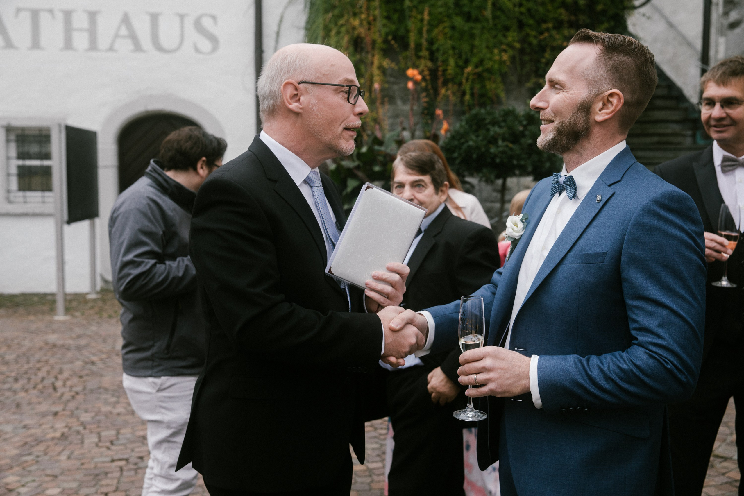 Hochzeitsfotograf Markdorf | Standesamt & Weinberge. Hochzeitsfotograf Bodensee & Allgäu | Liliana Berkut