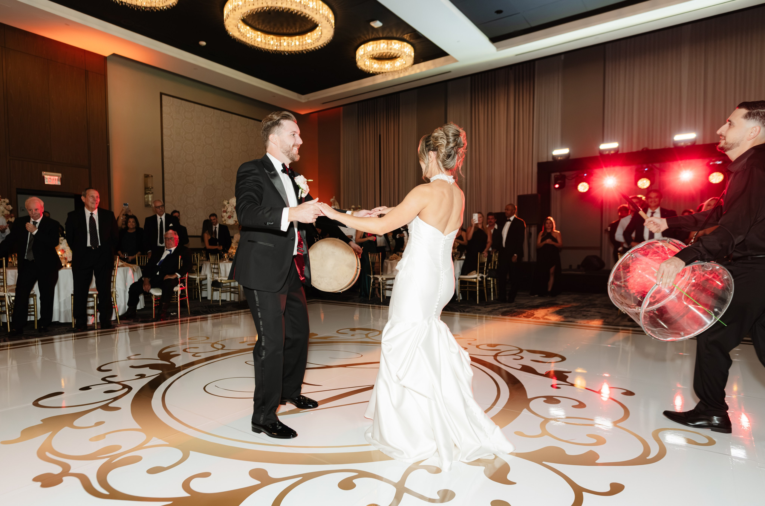 NICOLE & LOGAN. YES I DO PRODUCTION — Wedding photography&videography