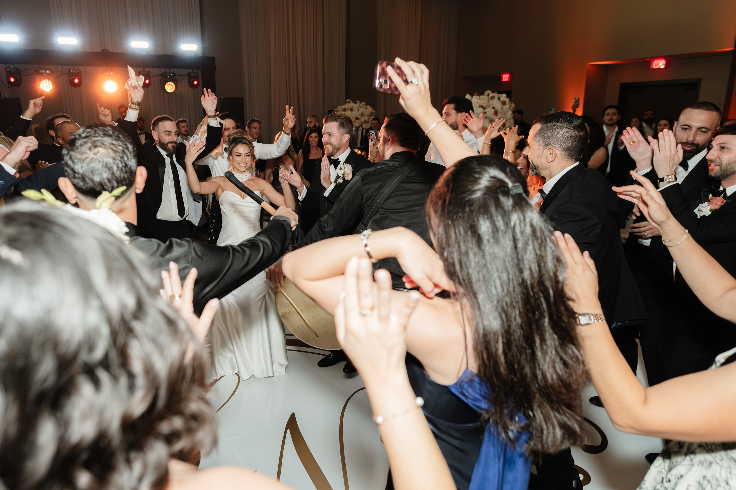 NICOLE & LOGAN. YES I DO PRODUCTION — Wedding photography&videography