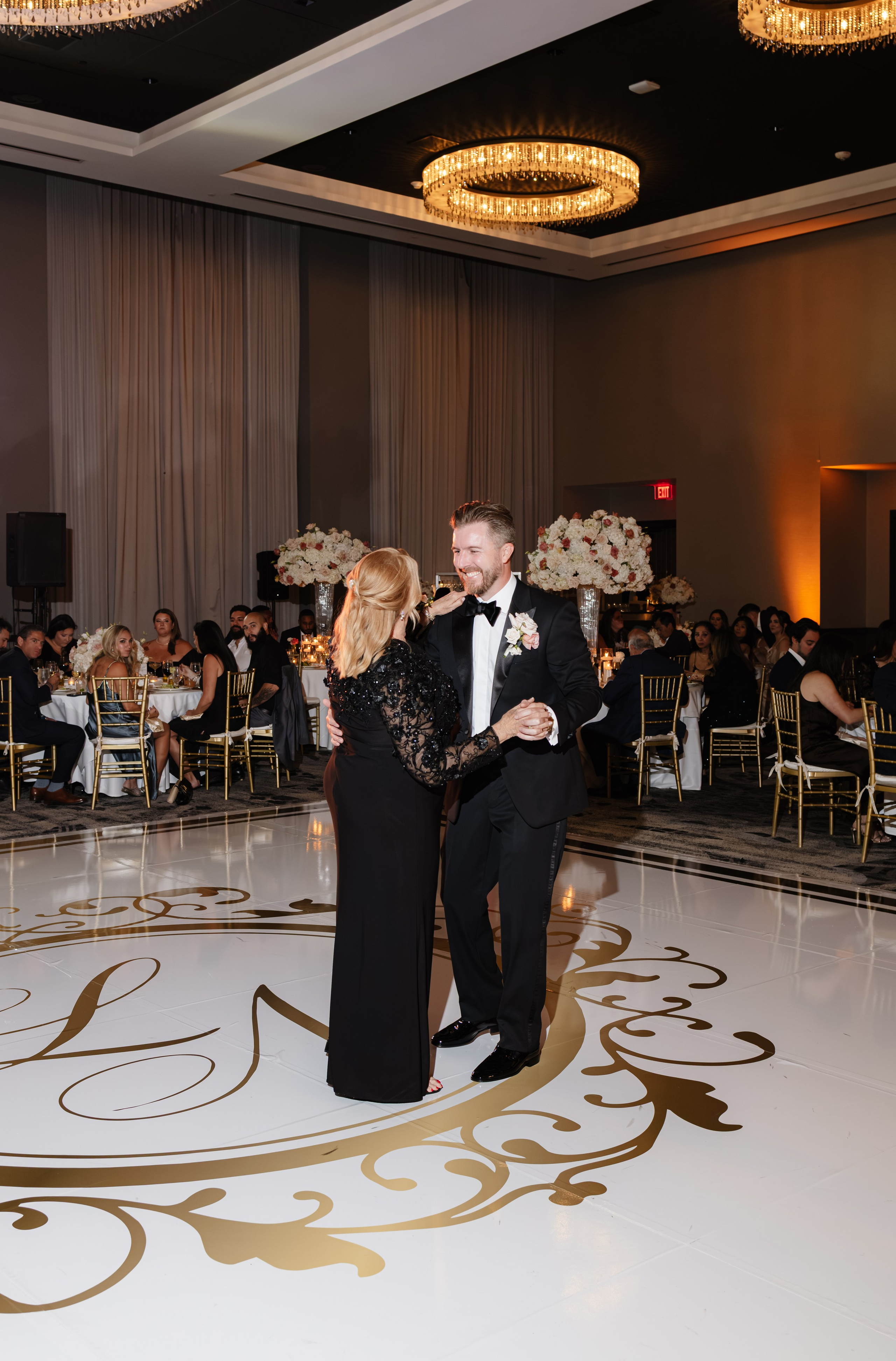 NICOLE & LOGAN. YES I DO PRODUCTION — Wedding photography&videography