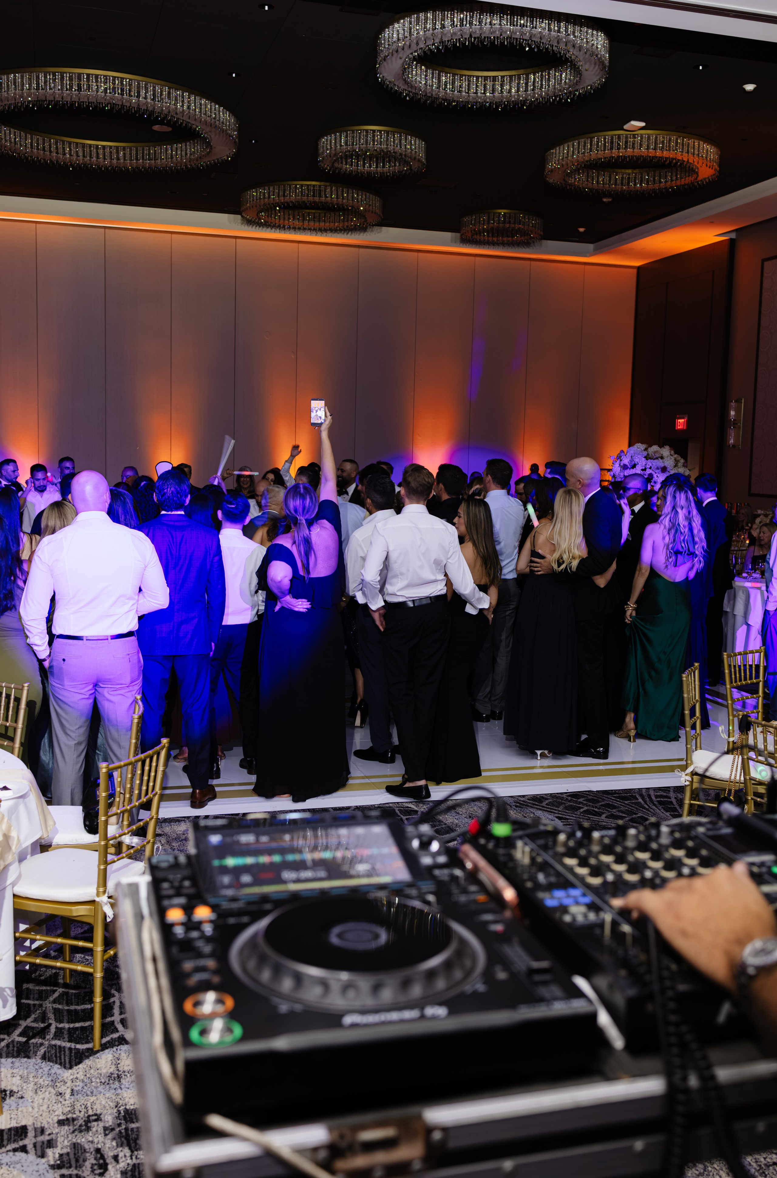 NICOLE & LOGAN. YES I DO PRODUCTION — Wedding photography&videography