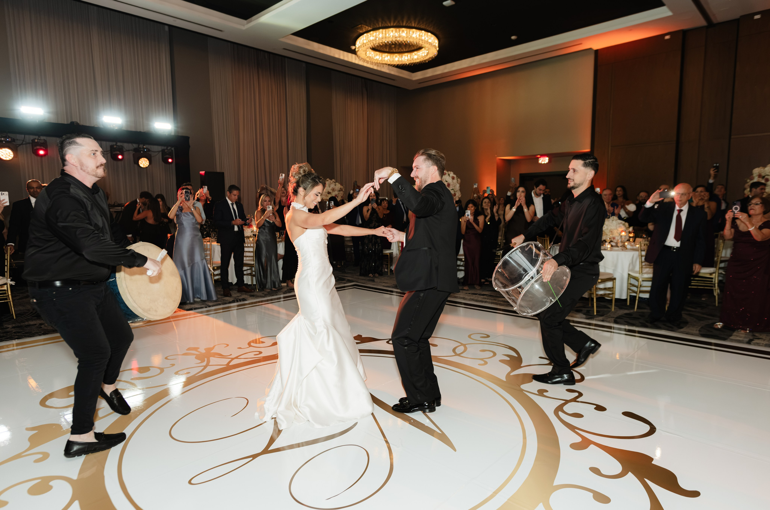 NICOLE & LOGAN. YES I DO PRODUCTION — Wedding photography&videography