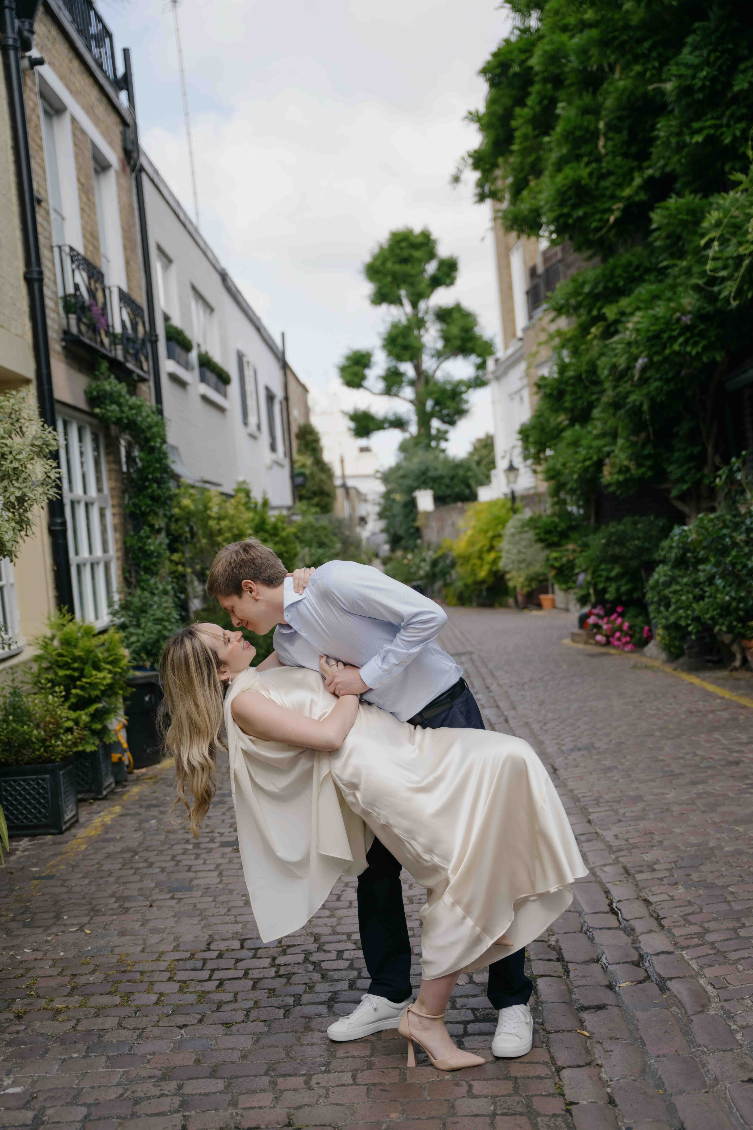 South Kensington Engagement Photoshoot | London Couple Photographer. London Wedding Photographer | Engagement & Proposal Photography by Natasha Ferreira