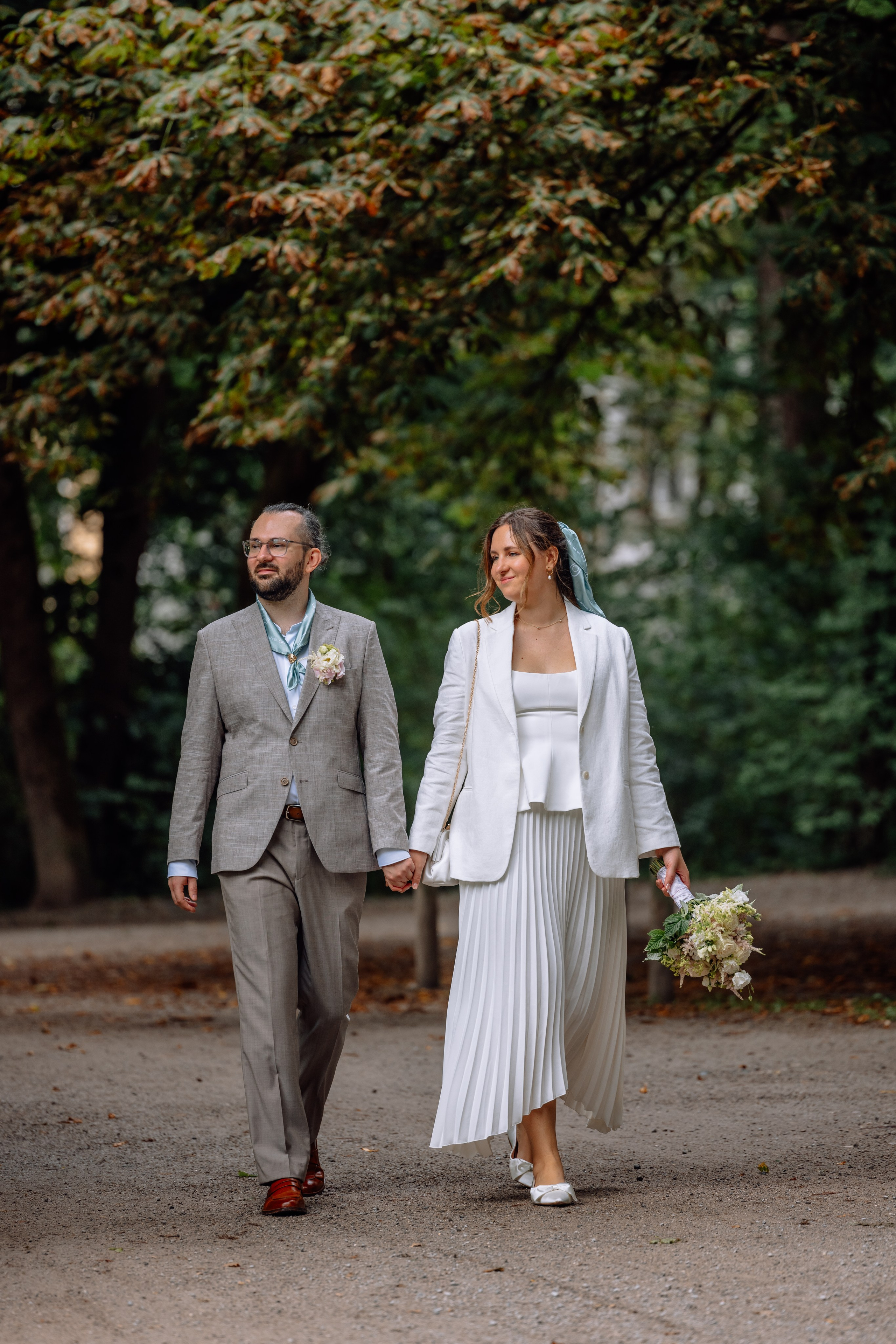 Corinna und Daniel: romantische Hochzeit in der Mandlstrasse/Sommer 2025. Hochzeitsfotograf München Taufe Familienfotograf Tanja Mauke