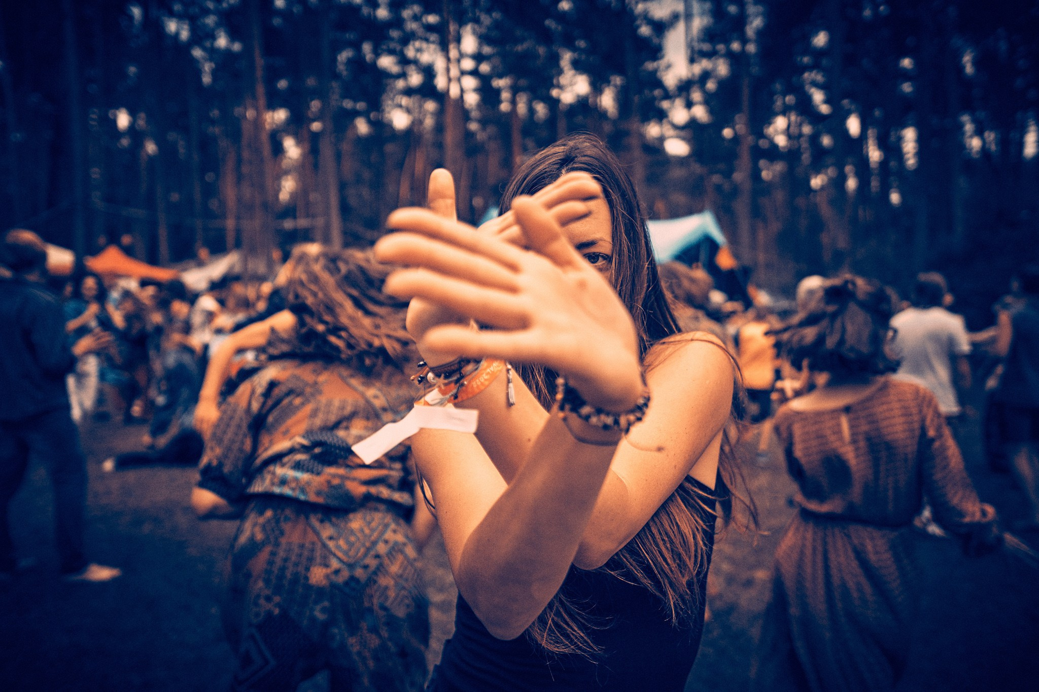 Portrety Ludzi, zrobione na Festiwalach Świadomościowych i Muzycznych: Dharma, ZIELONE KRĘGI, Wibracje, FRUŃ, Organic, Turkusowa Wyspa. Andriej Szypilow - Fotografia & Wideografia