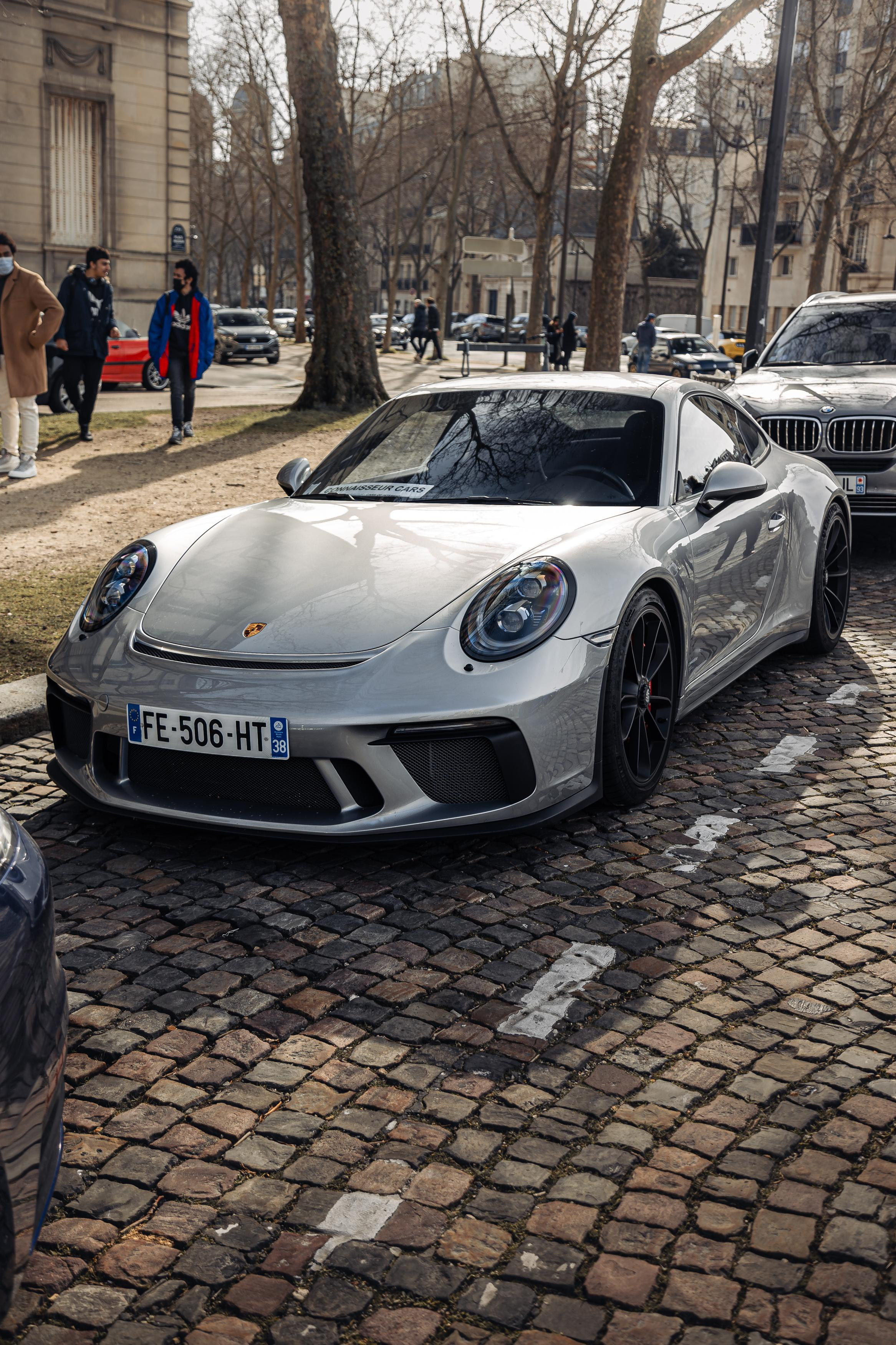 Place Vauban 13 fevrier. Photographer in Paris — Vitalii Motruk