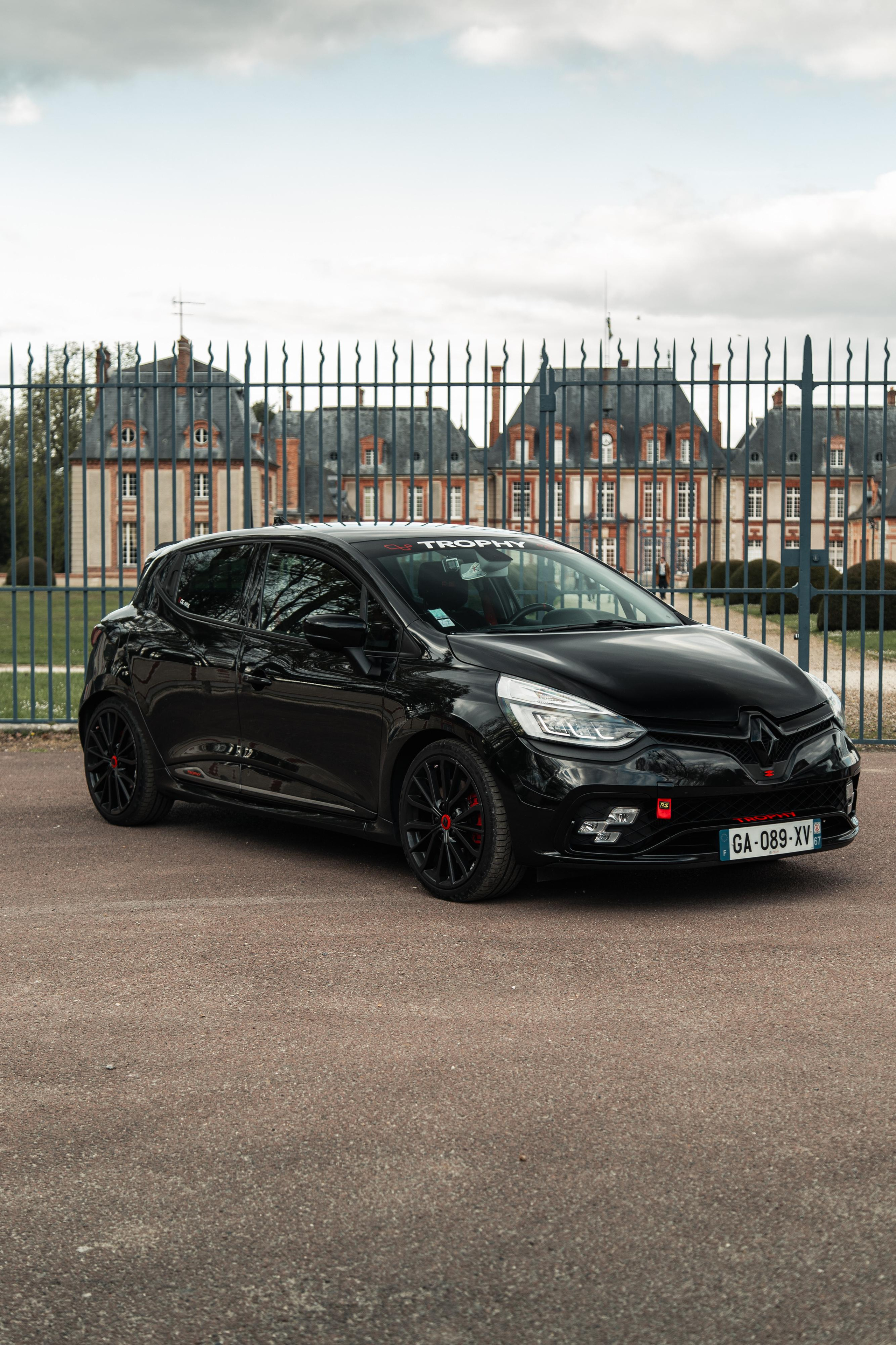 Balade avec Renault Sport. Photographe de voitures à Paris — Vitalii Motruk