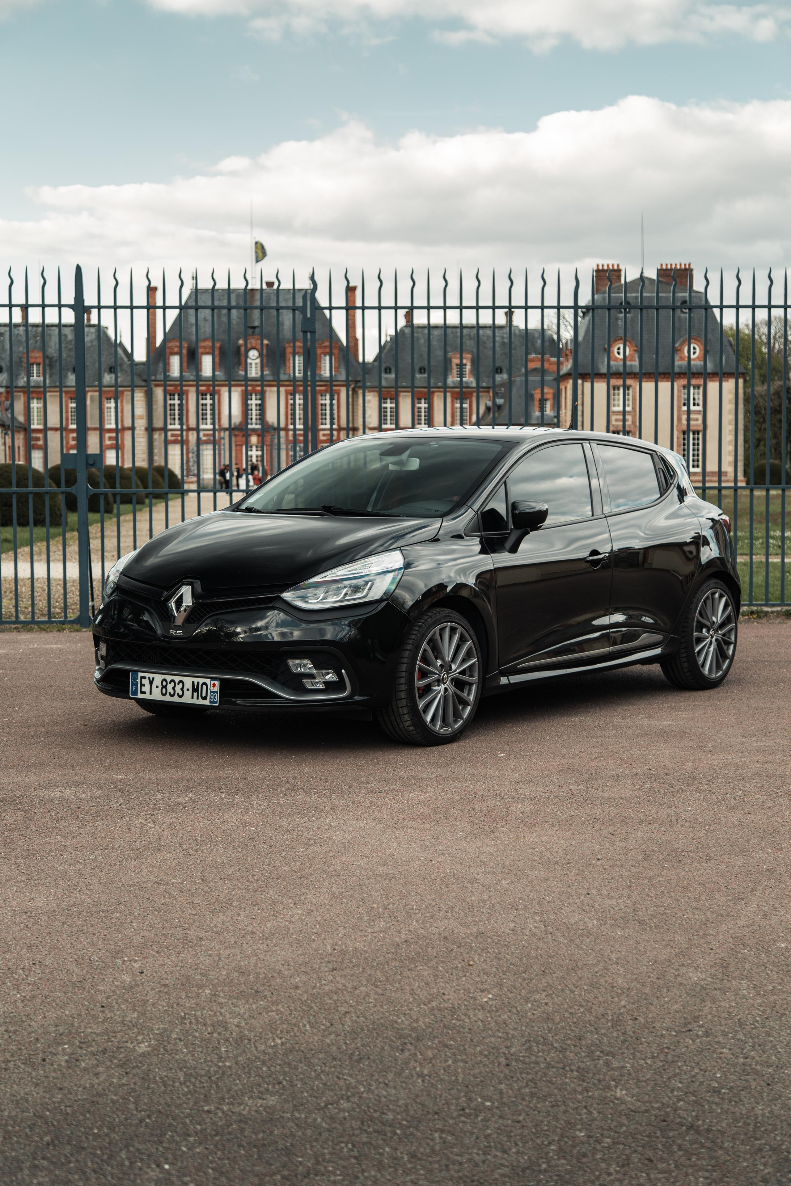 Balade avec Renault Sport. Photographe de voitures à Paris — Vitalii Motruk