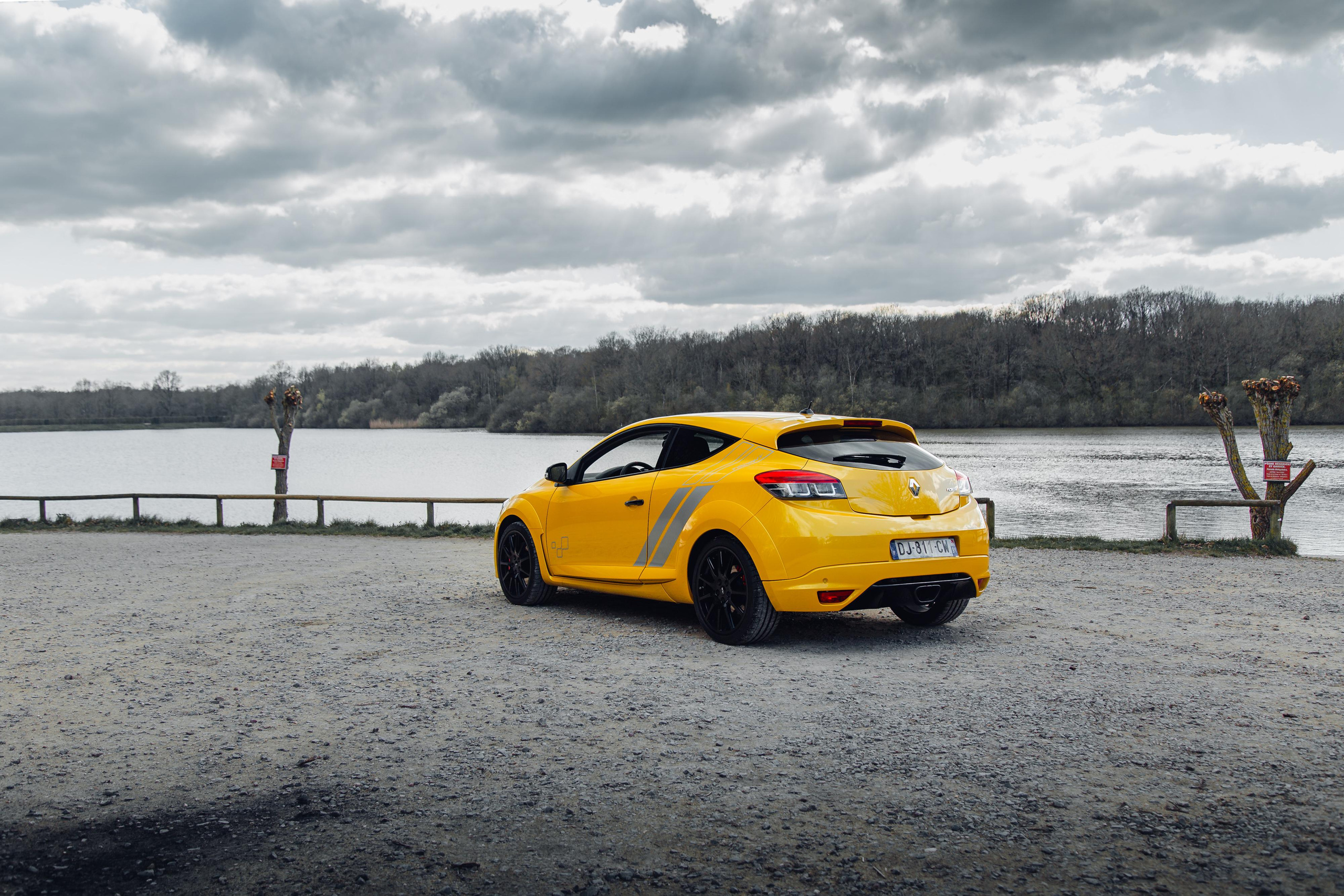 Balade avec Renault Sport. Photographe de voitures à Paris — Vitalii Motruk