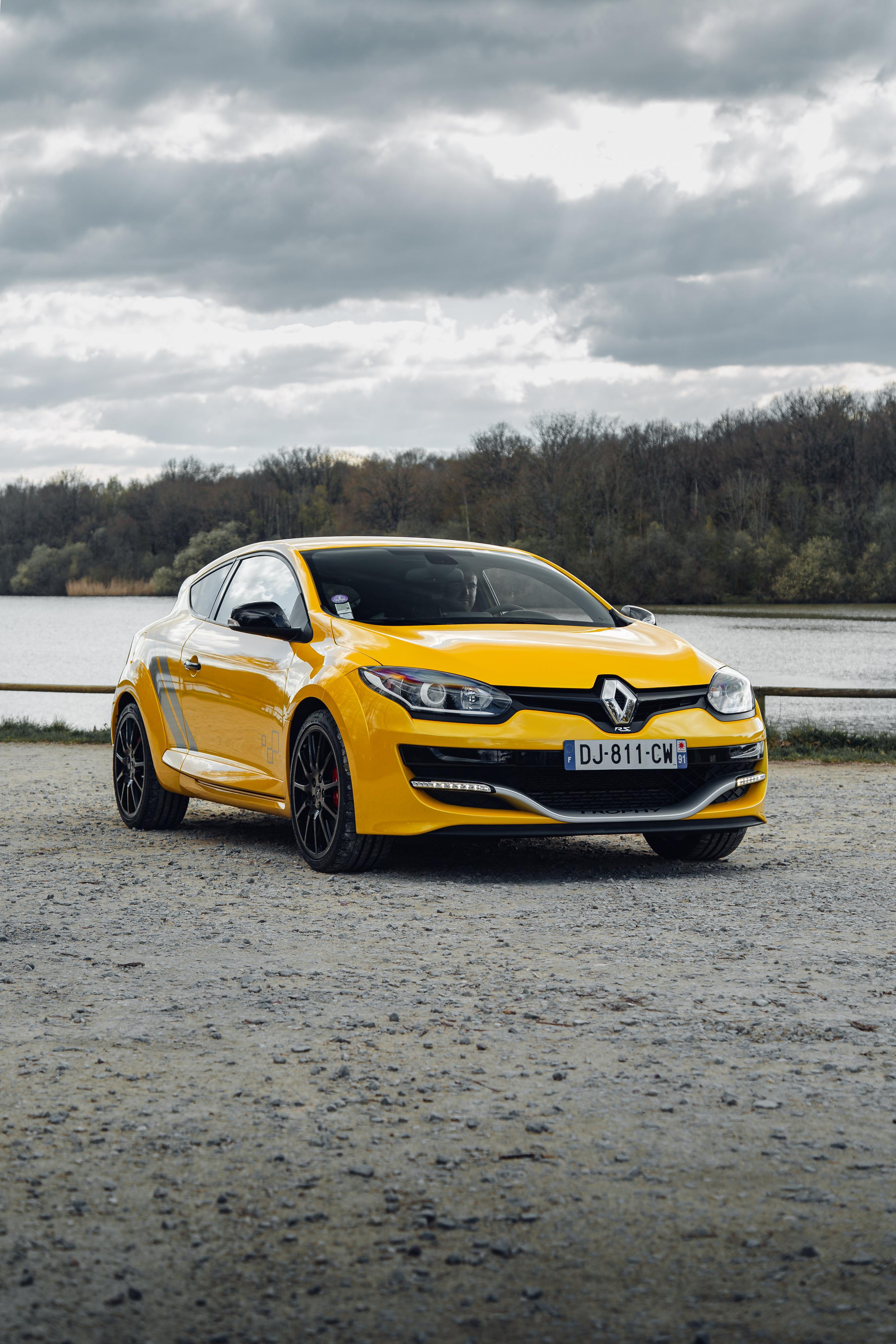 Balade avec Renault Sport. Photographe de voitures à Paris — Vitalii Motruk