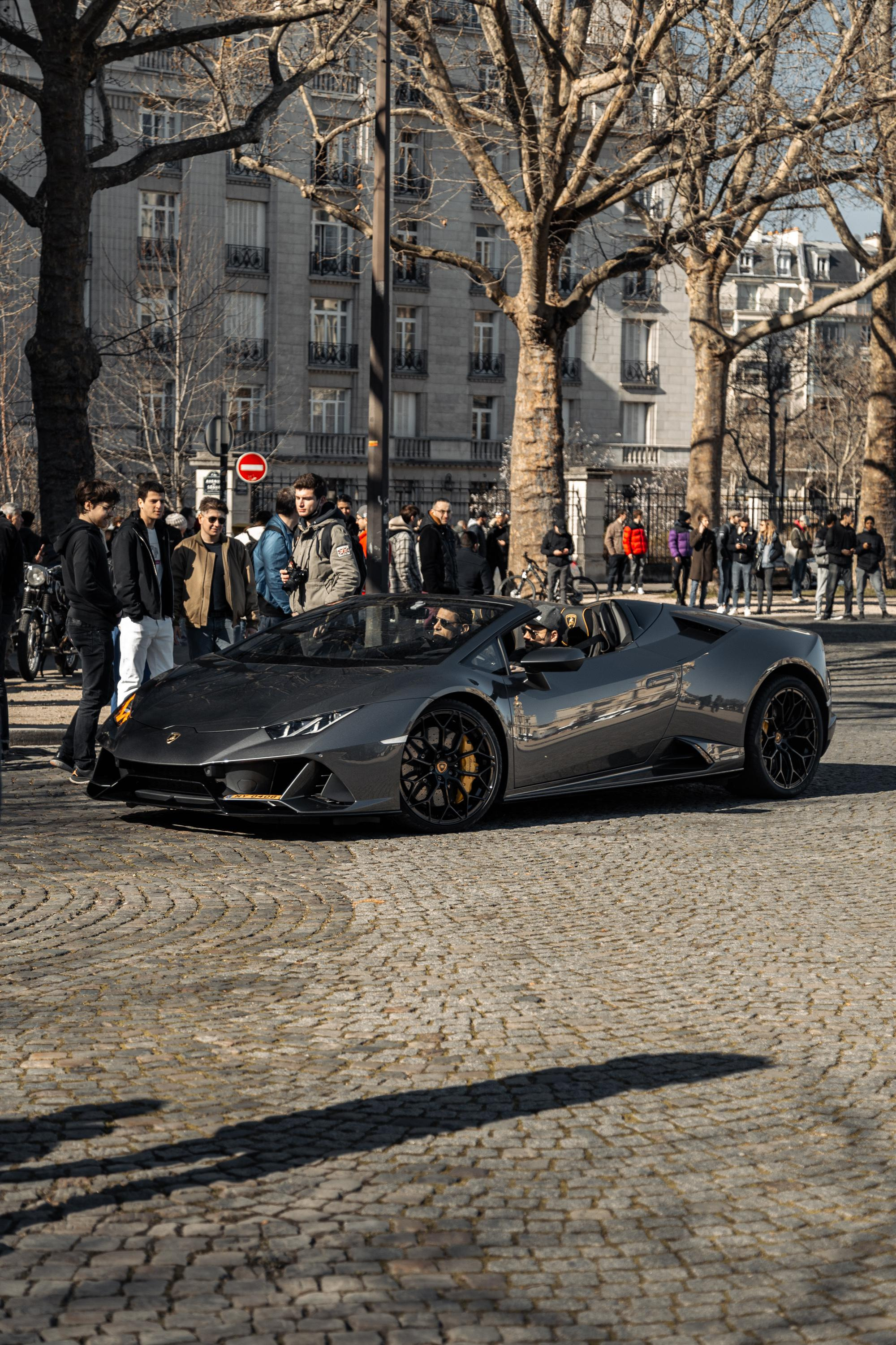 Rassemblements 27 février. Photographe de voitures à Paris — Vitalii Motruk