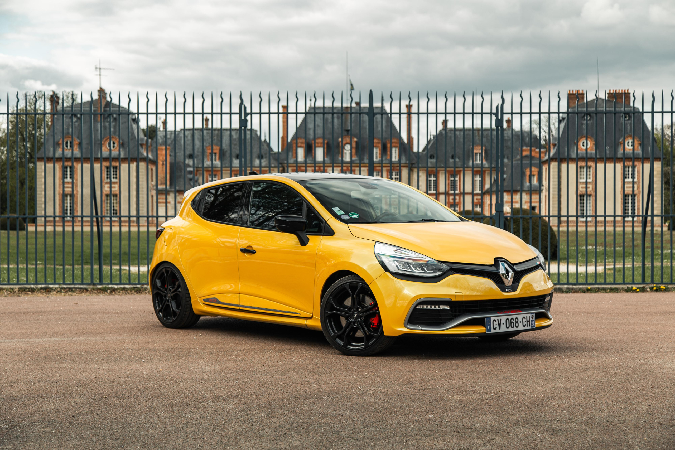Balade avec Renault Sport. Photographe de voitures à Paris — Vitalii Motruk