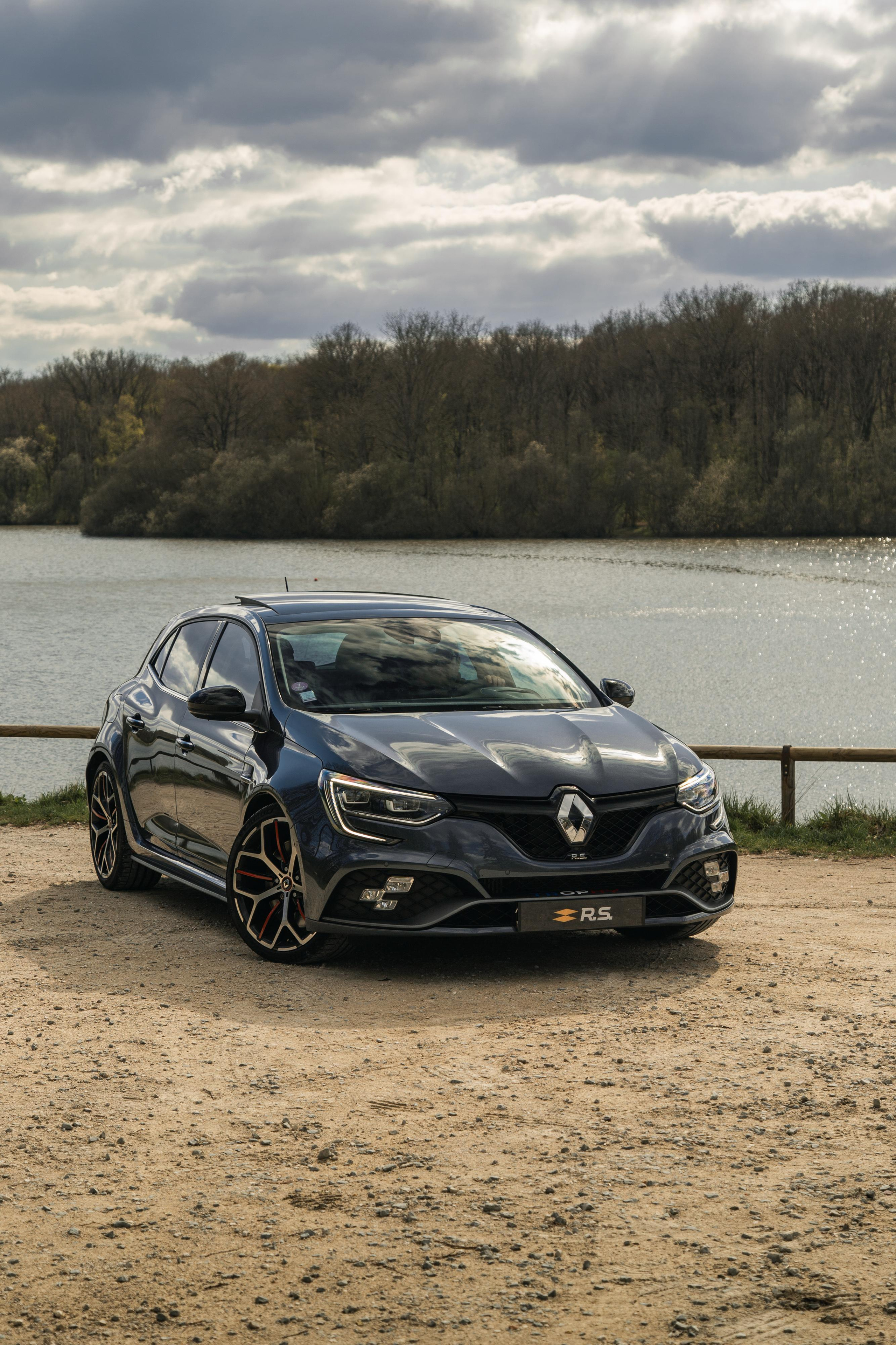 Balade avec Renault Sport. Photographe de voitures à Paris — Vitalii Motruk
