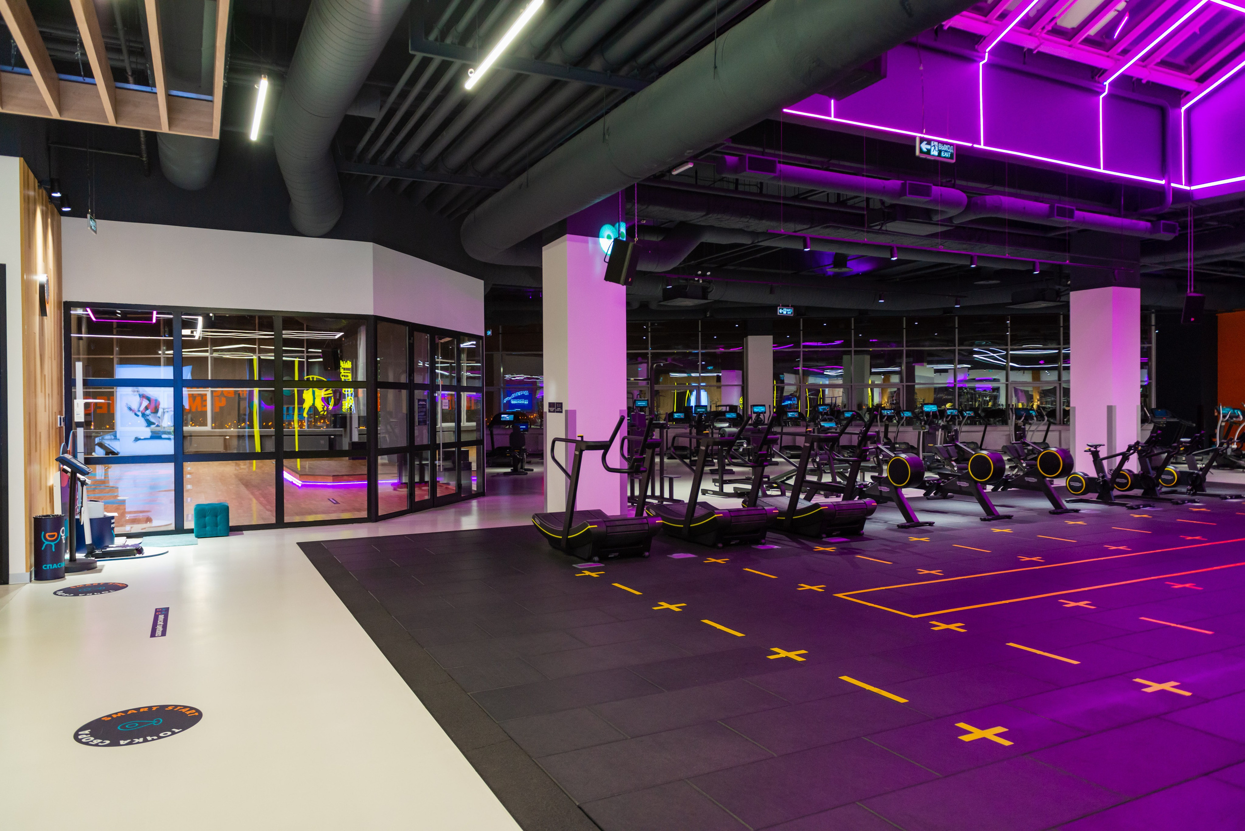 Фитнес-клуб DDX Fitness в ТЦ Июнь Мытищи. ФОТОГРАФ МЕКСИКА КИНТАНА-РОО