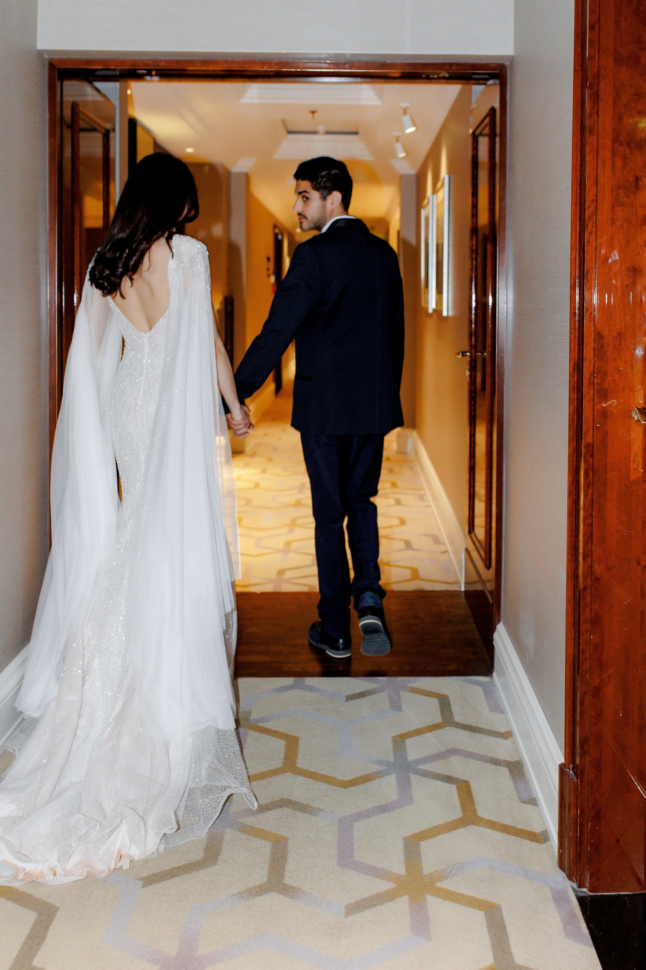 Getting Ready im Ritz Carlton Berlin: Ein zauberhafter Start in den Hochzeitstag. Hochzeitsfotografie in Berlin Nataliia Schütze