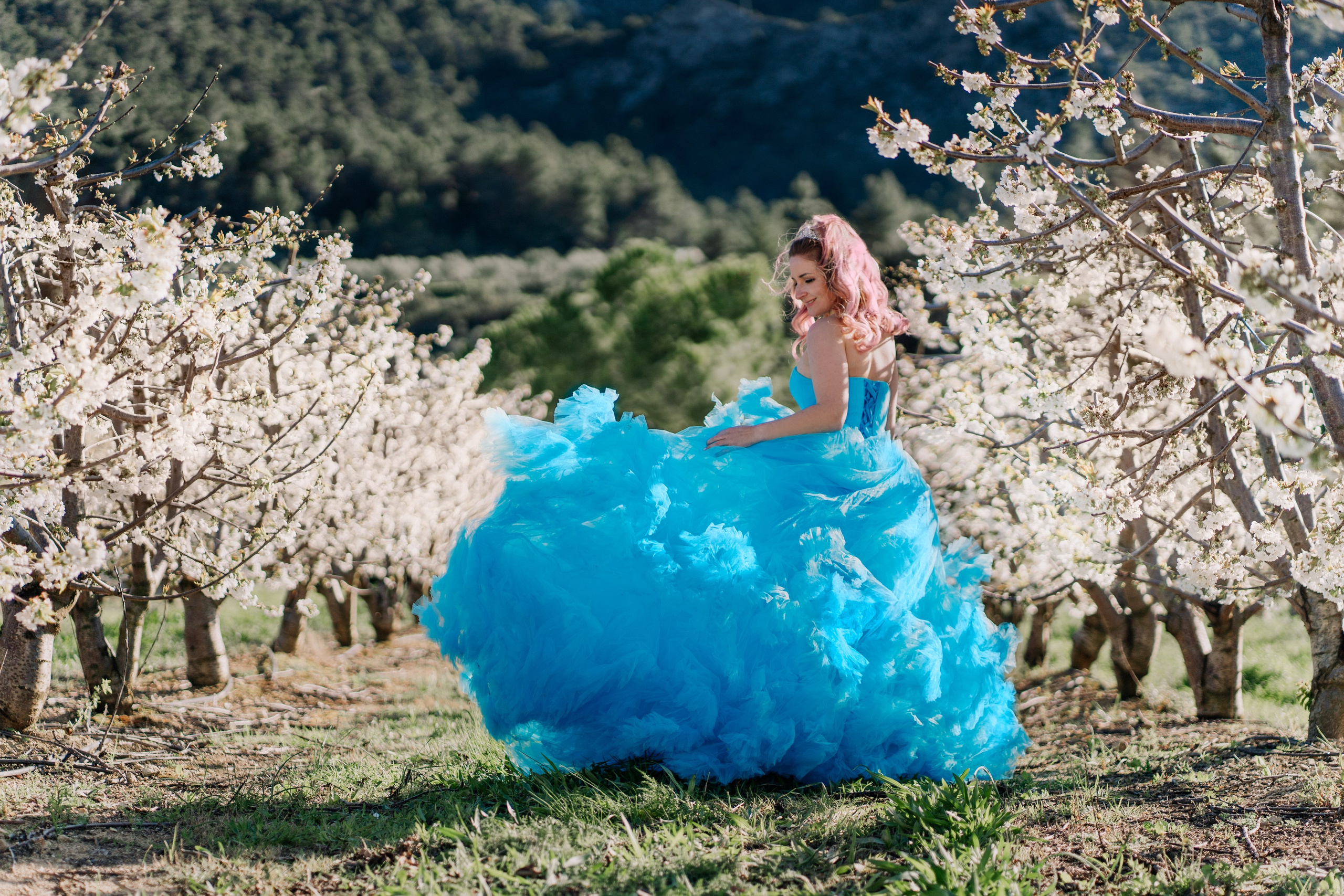 DiaFoto Luxury Dress Photoshoot in Barcelona | Flying Dress Photoshoot | Unique and Special Things To Do In Barcelona