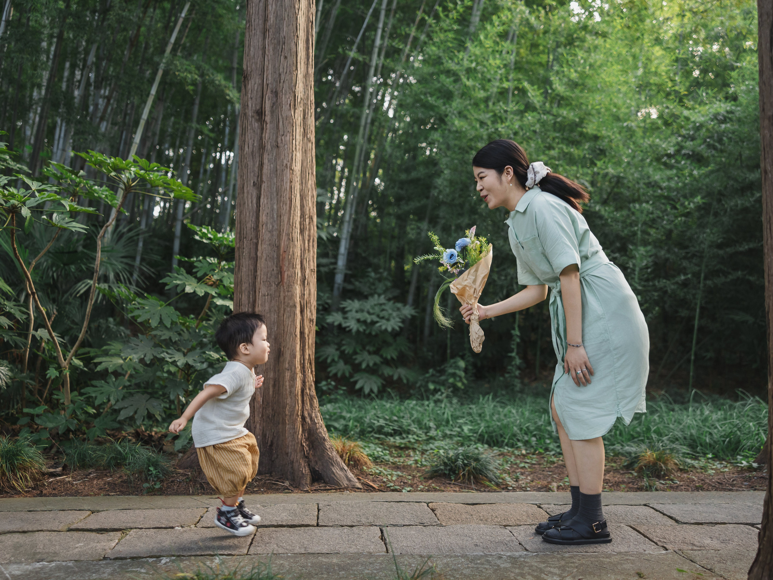 Shanghai Family Photographer | A Sunset Park Walk with a Growing Toddler