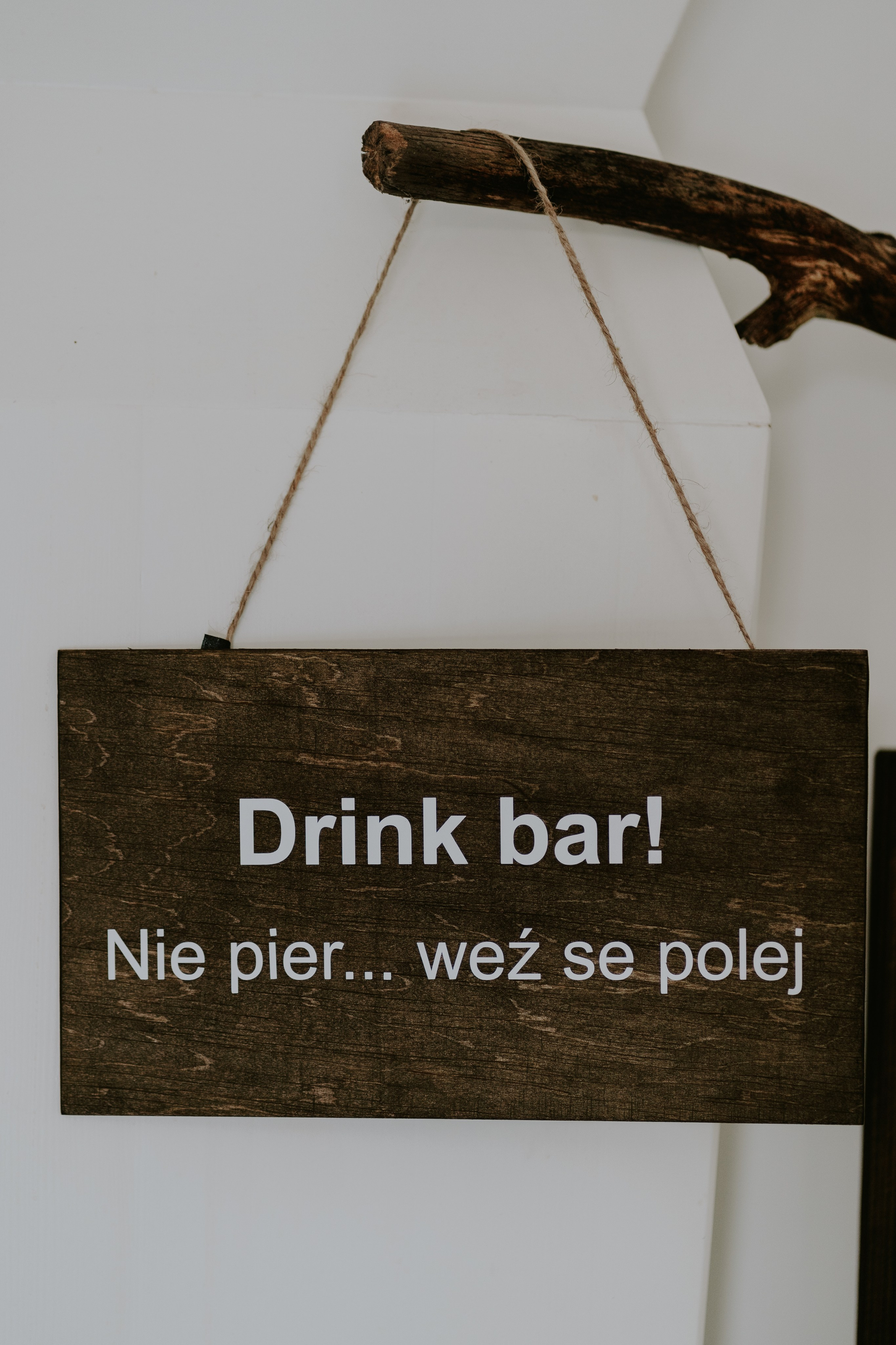 Dwór Wierzbno: plenerowy ślub pod wierzbą. Karkowskafoto - fotografia miłości