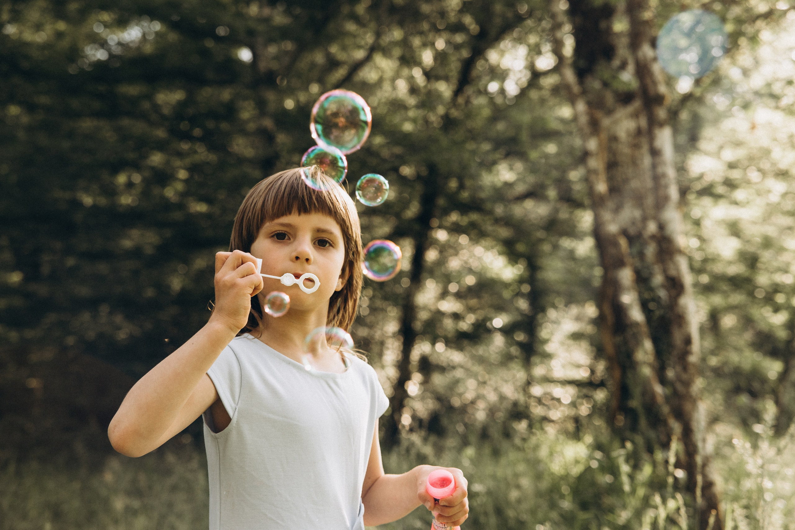 Séance photo en famille Forêt de Bouconne. Eugénie Smirnova — photographe à Toulouse et dans le sud-ouest de la France