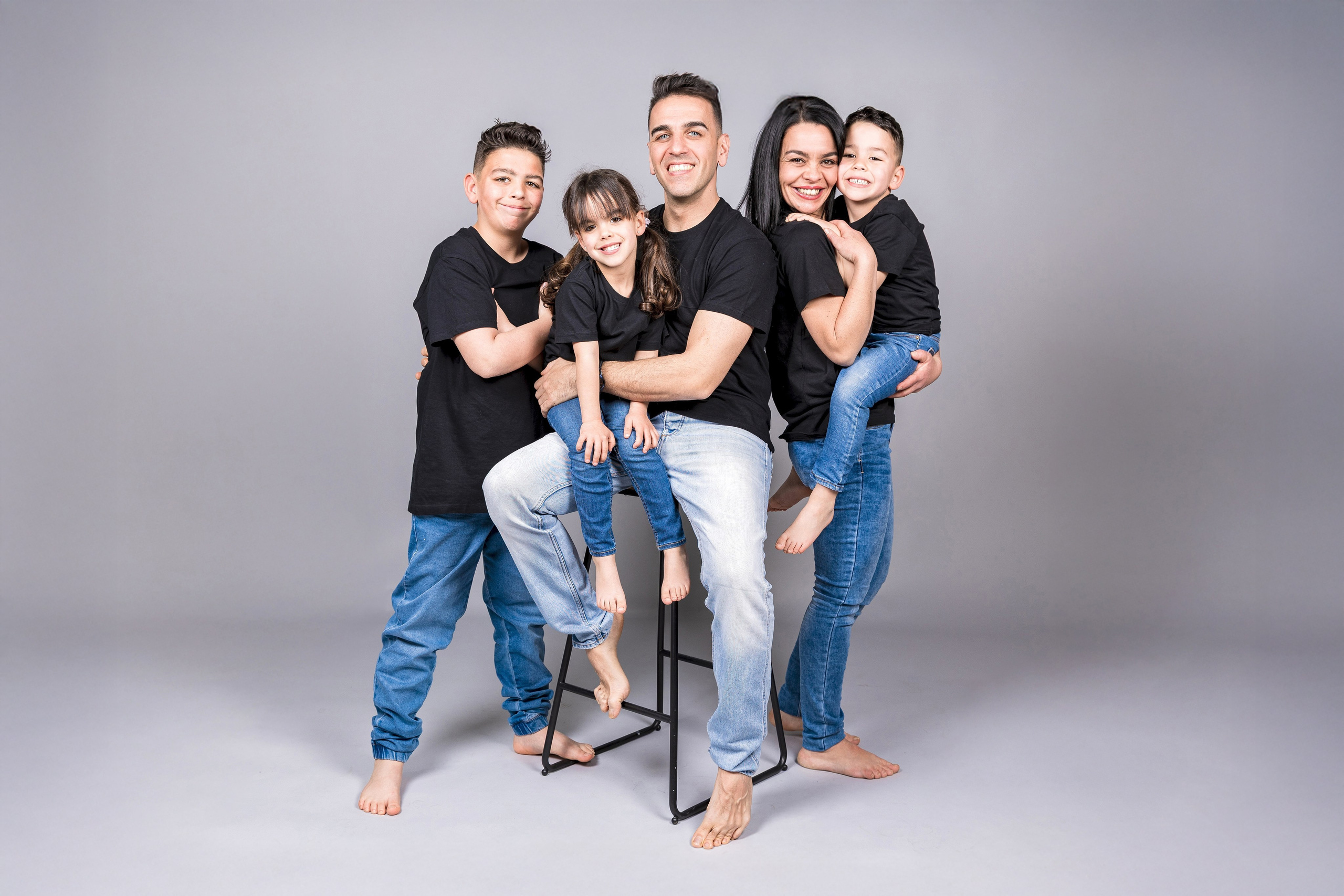 📸 ¡50% de Descuento en Sesiones de Pareja, Familia y Mascota durante la Feria Torrestock 2025!. Rainbox Estudio de Fotografía