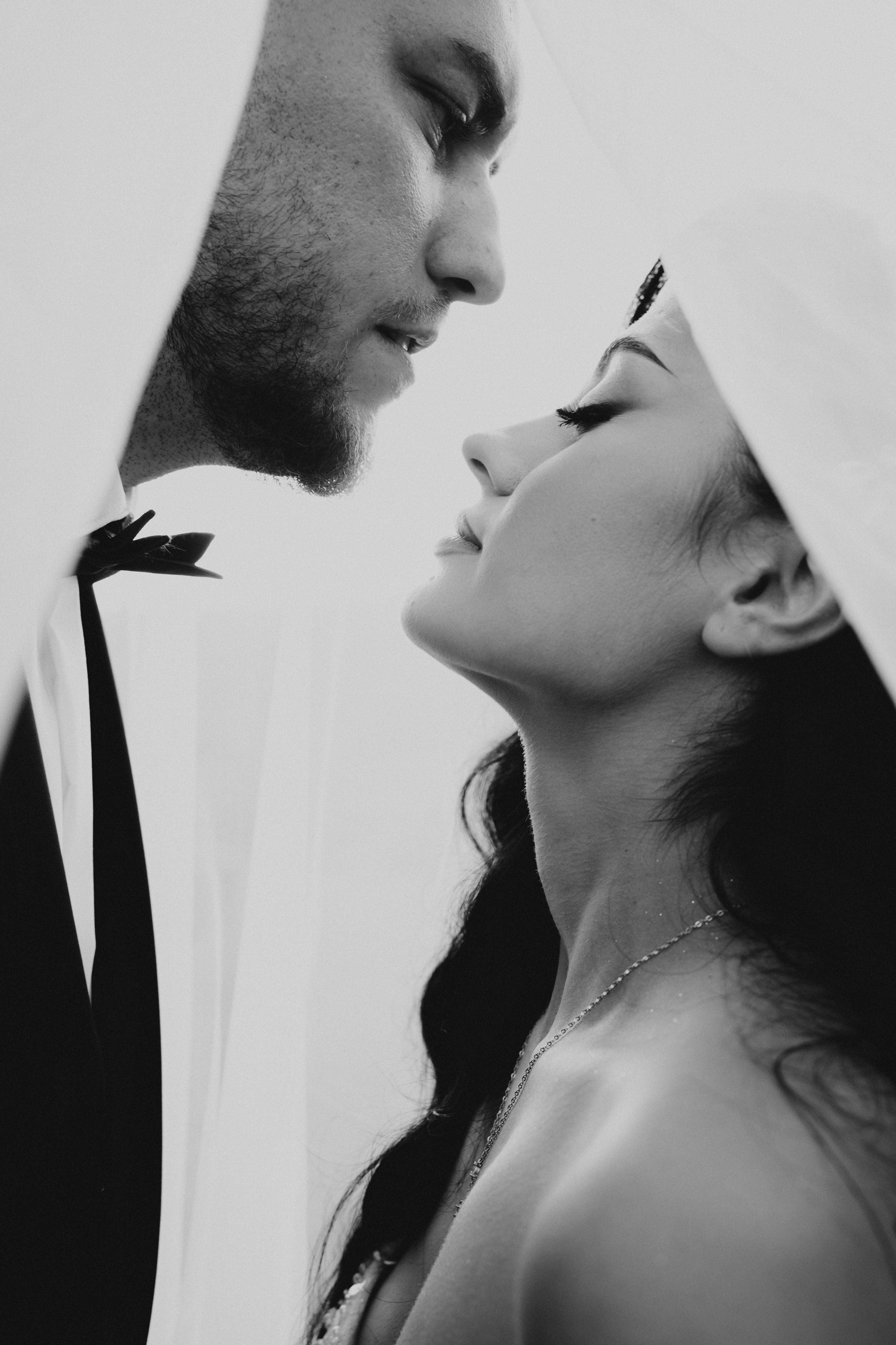 Catalina & Remus. Raw Studio. Fotograful tau de nunta!