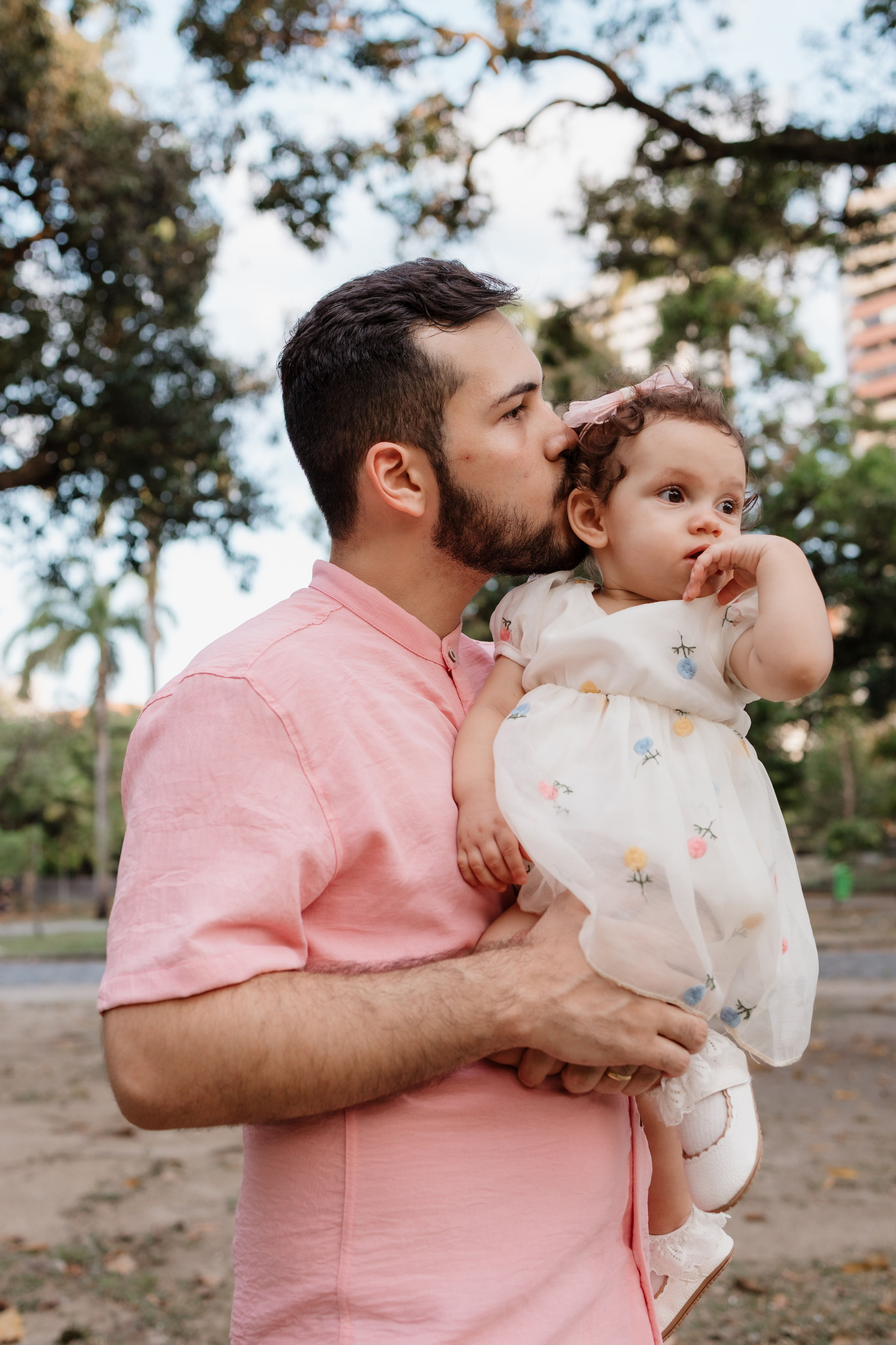 Ensaio de 1 ano com fotografia espontânea e natural