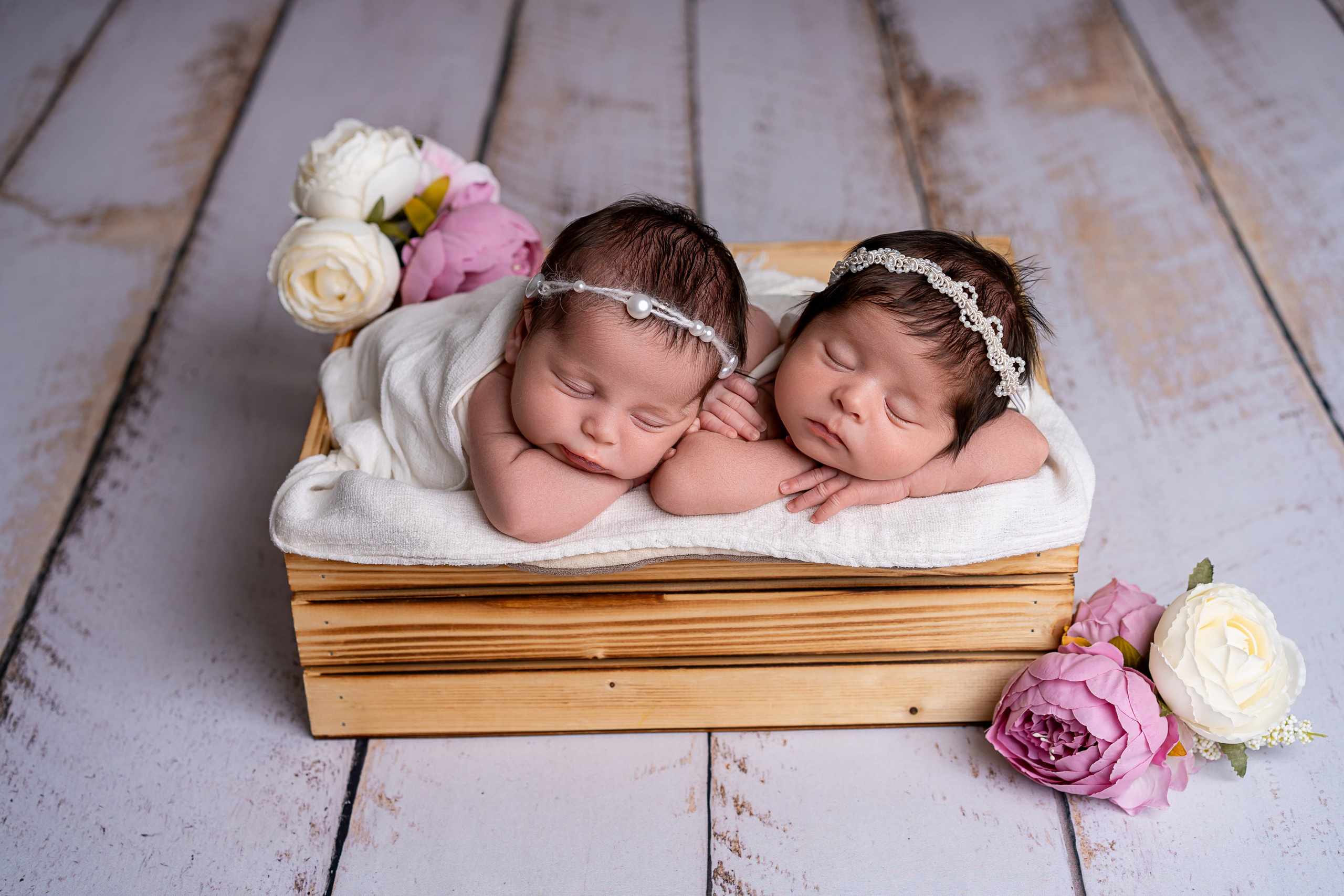Neugeborenenfotos in Berlin – Studio oder bei Ihnen zu Hause