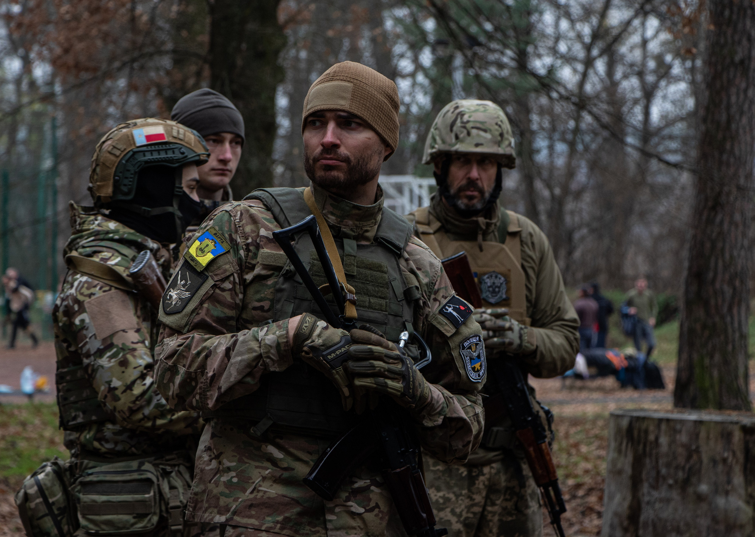 Des soldats ukrainiens en exercice dans une base dans les environs de Kyiv.