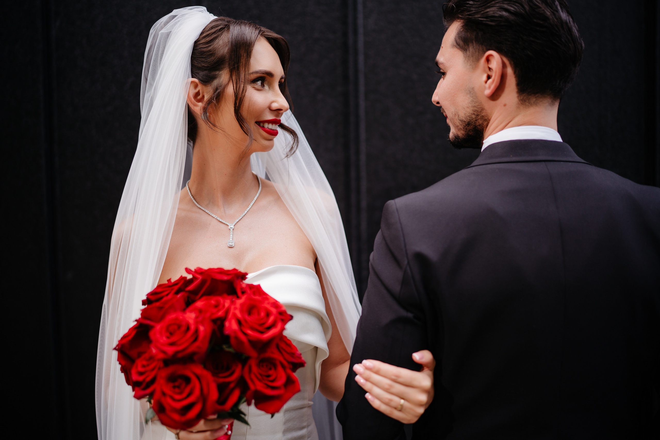 Povestea de nuntă a lui Anca și Dragoș în Bacău | Fotografie de Eveniment. Raw Studio. Fotograful tau de nunta!