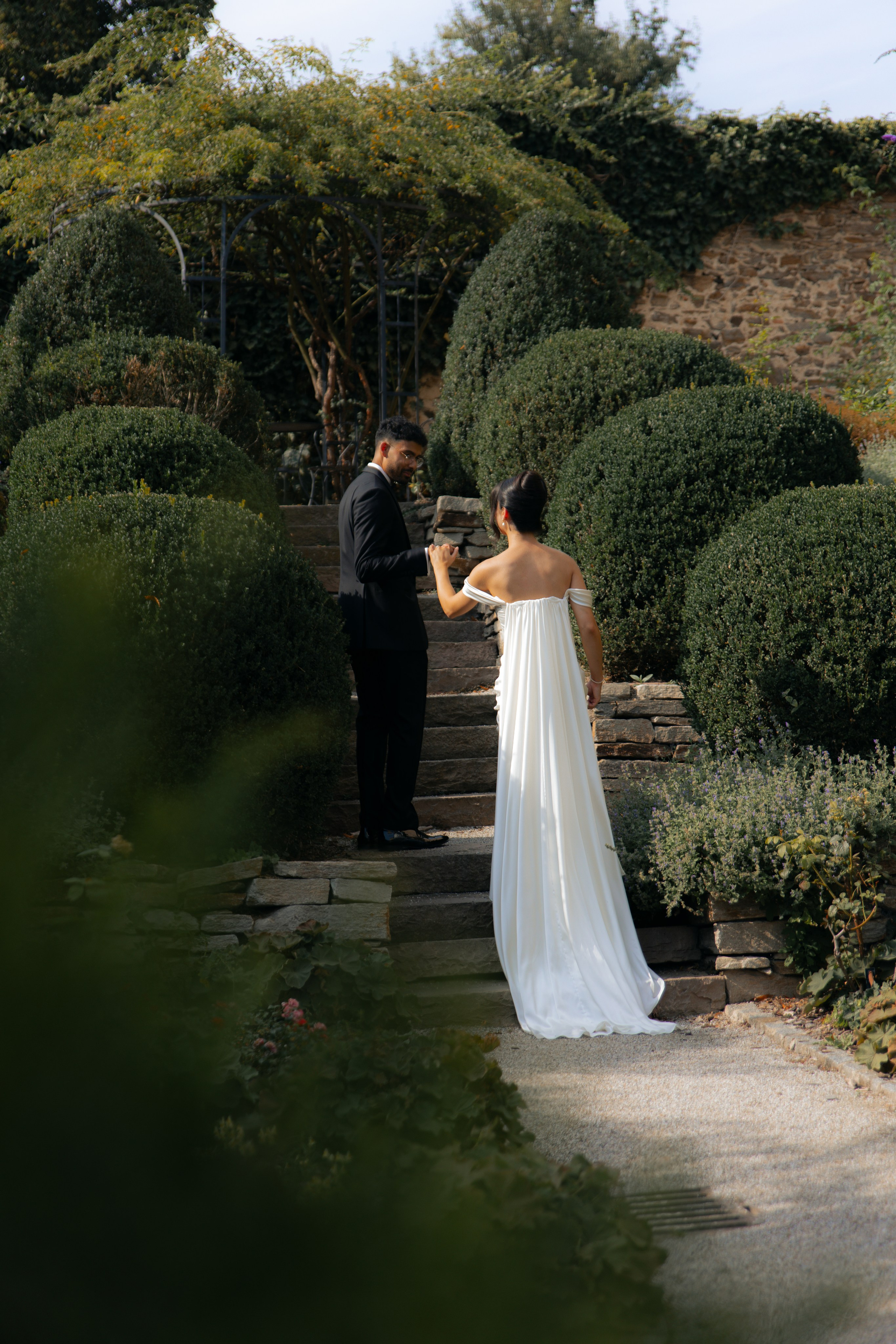 Elegant Castle Wedding in Austria | Alwin & Ruth’s Fairytale Celebration. Wedding photographer and videographer based in Timisoara, Romania
