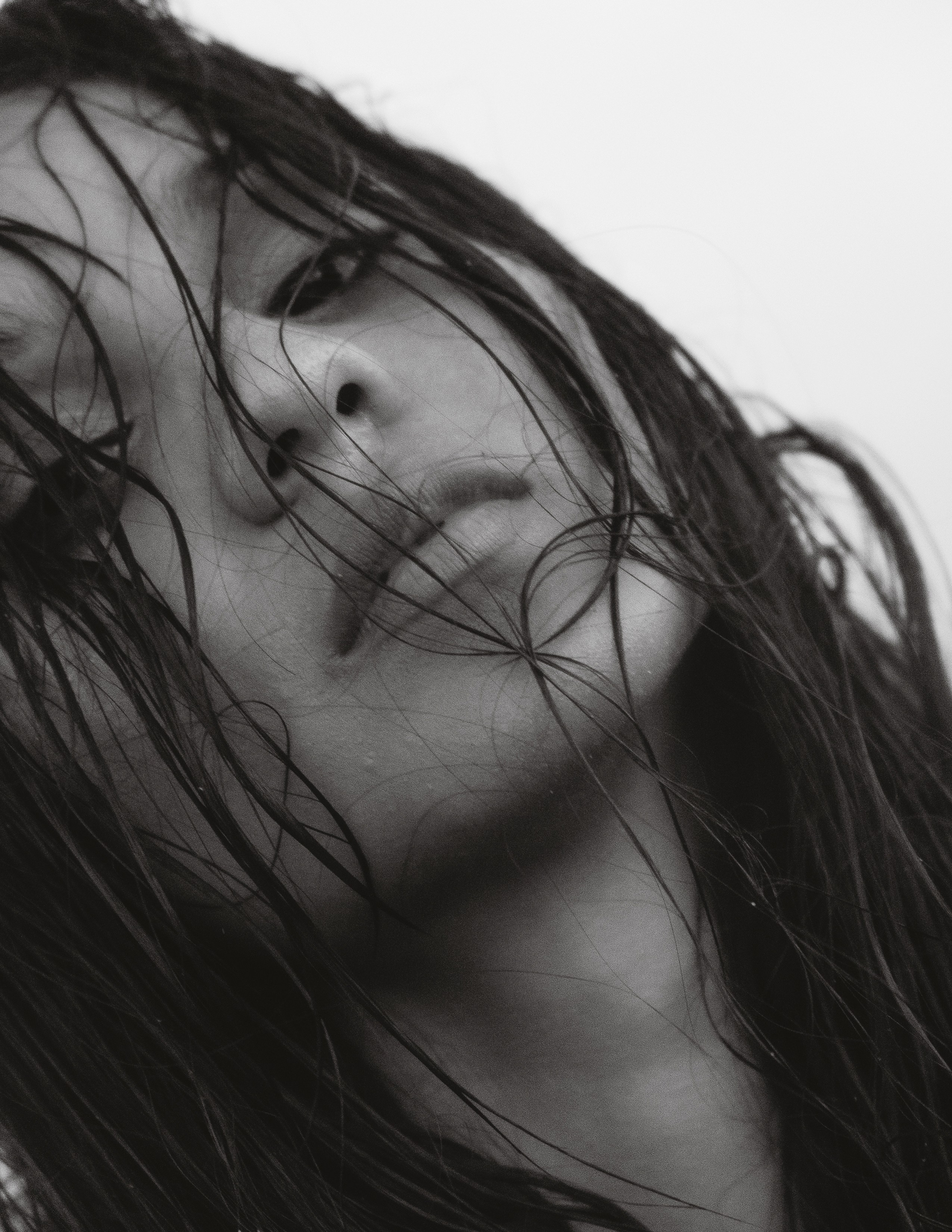 Romantic Portrait by the Sea: Sunset Shoot in Guardamar — Photographer Andrey Lukovnikov