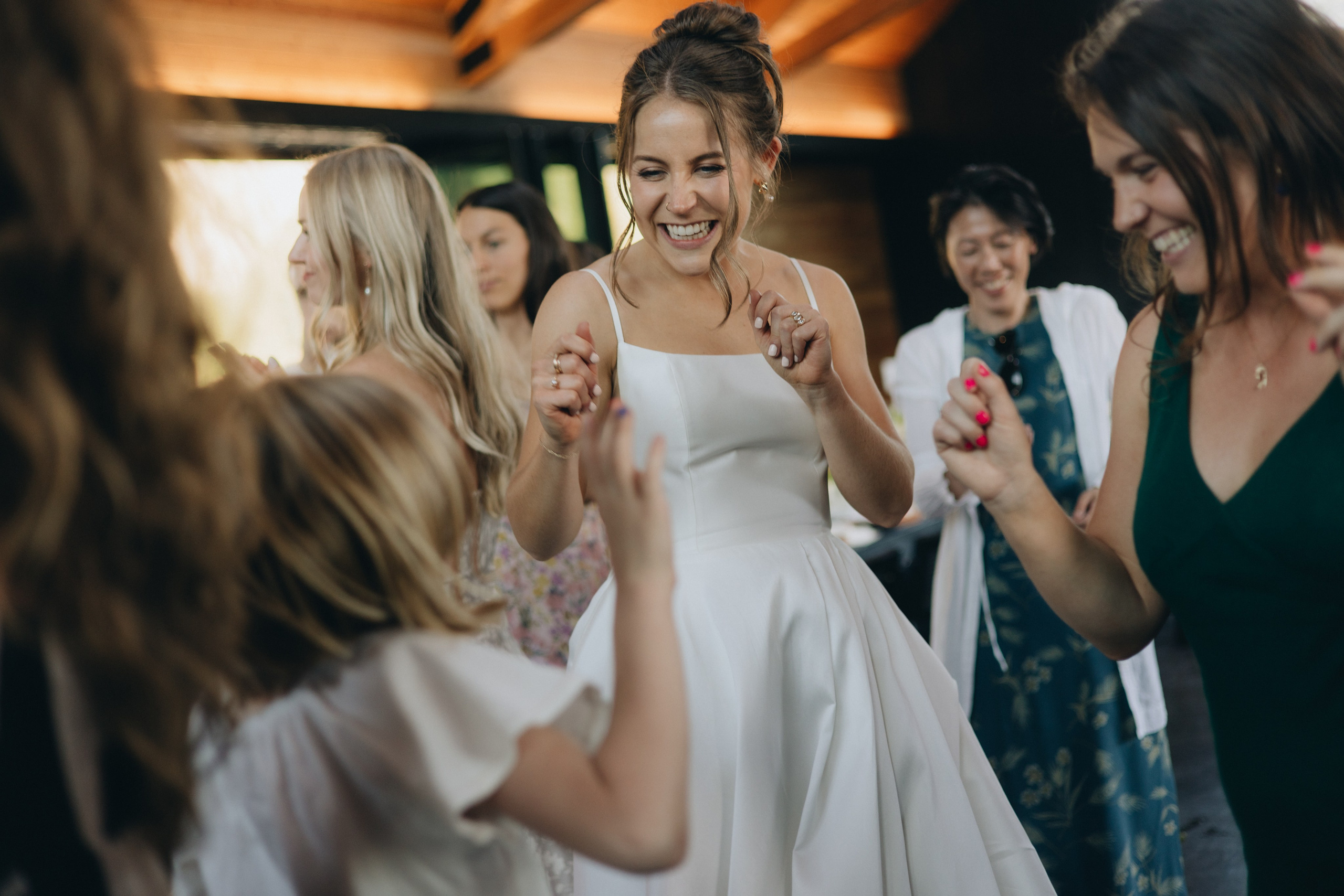 Wedding Shelby & Riley | Columbia River Gorge, WA | Georgy Shishkin Photography Photography. Portland Wedding Photographer | Authentic PNW Love Stories