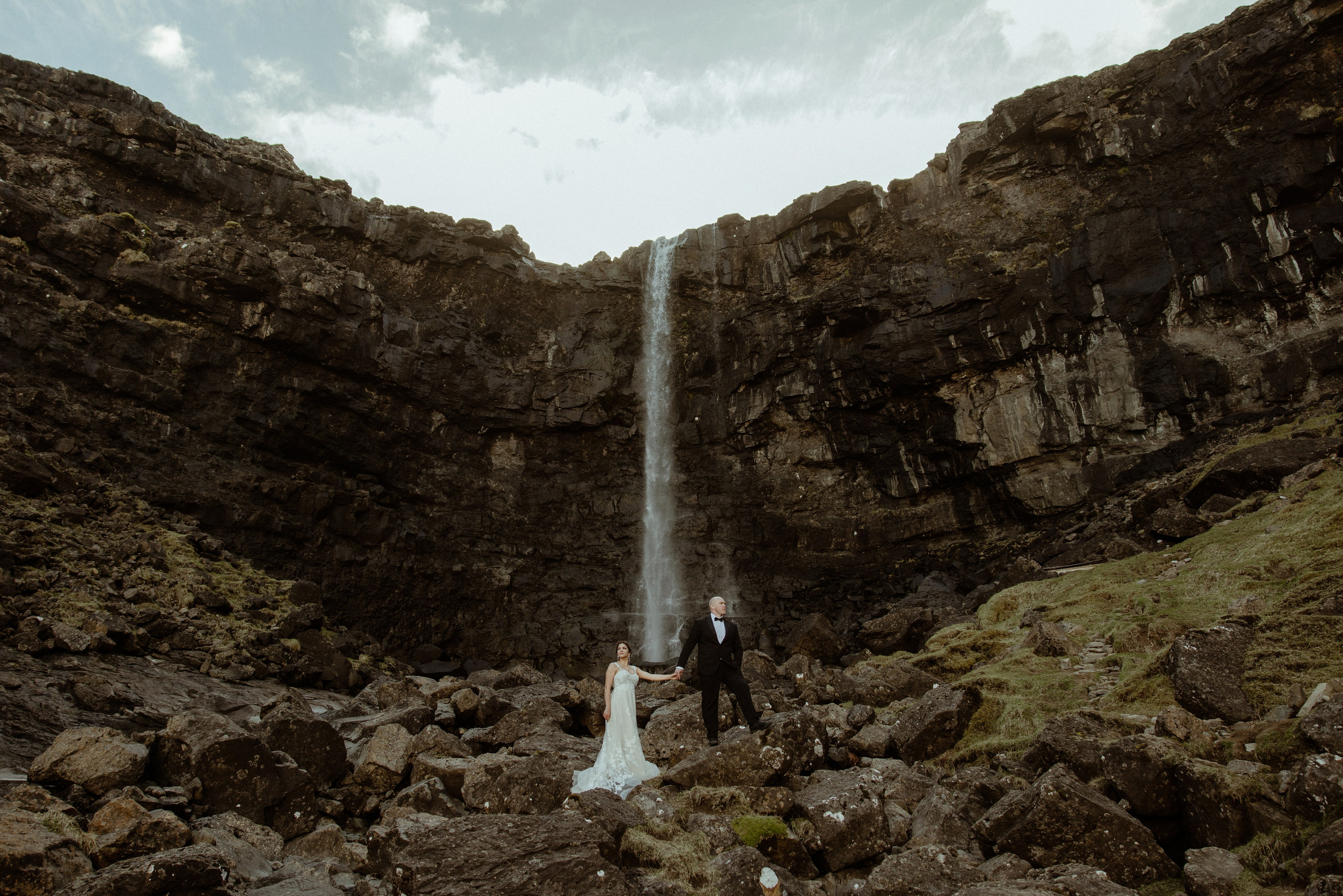 Faroe Islands elopement | Adventure wedding in Faroe Islands. Iceland elopement photographer & videographer