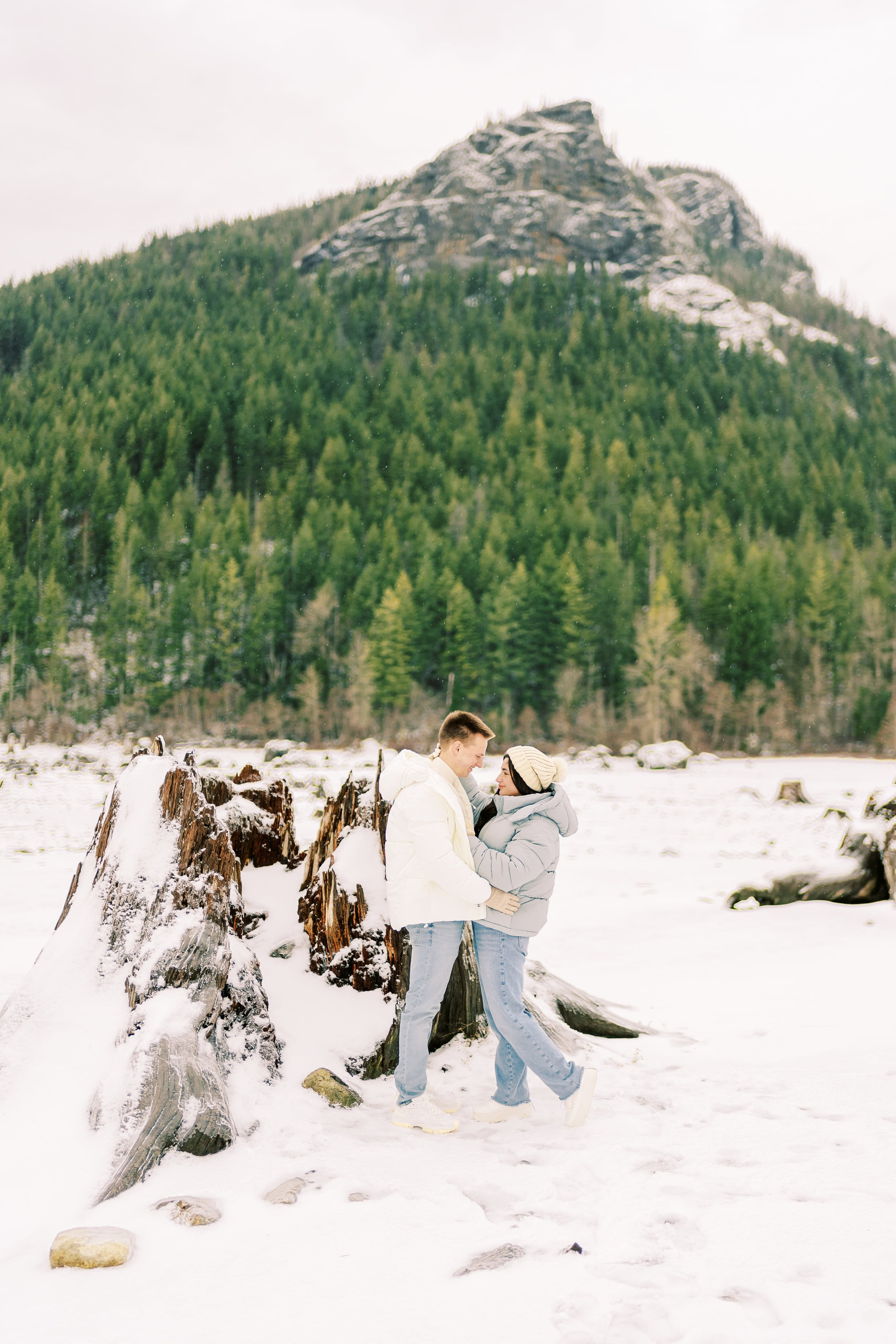 Irina & Bogdan / January 2024. Rattlesnake Lake, WA. EVAN ARISTOV WEDDING PHOTOGRAPHY — Seattle Wedding Photographer