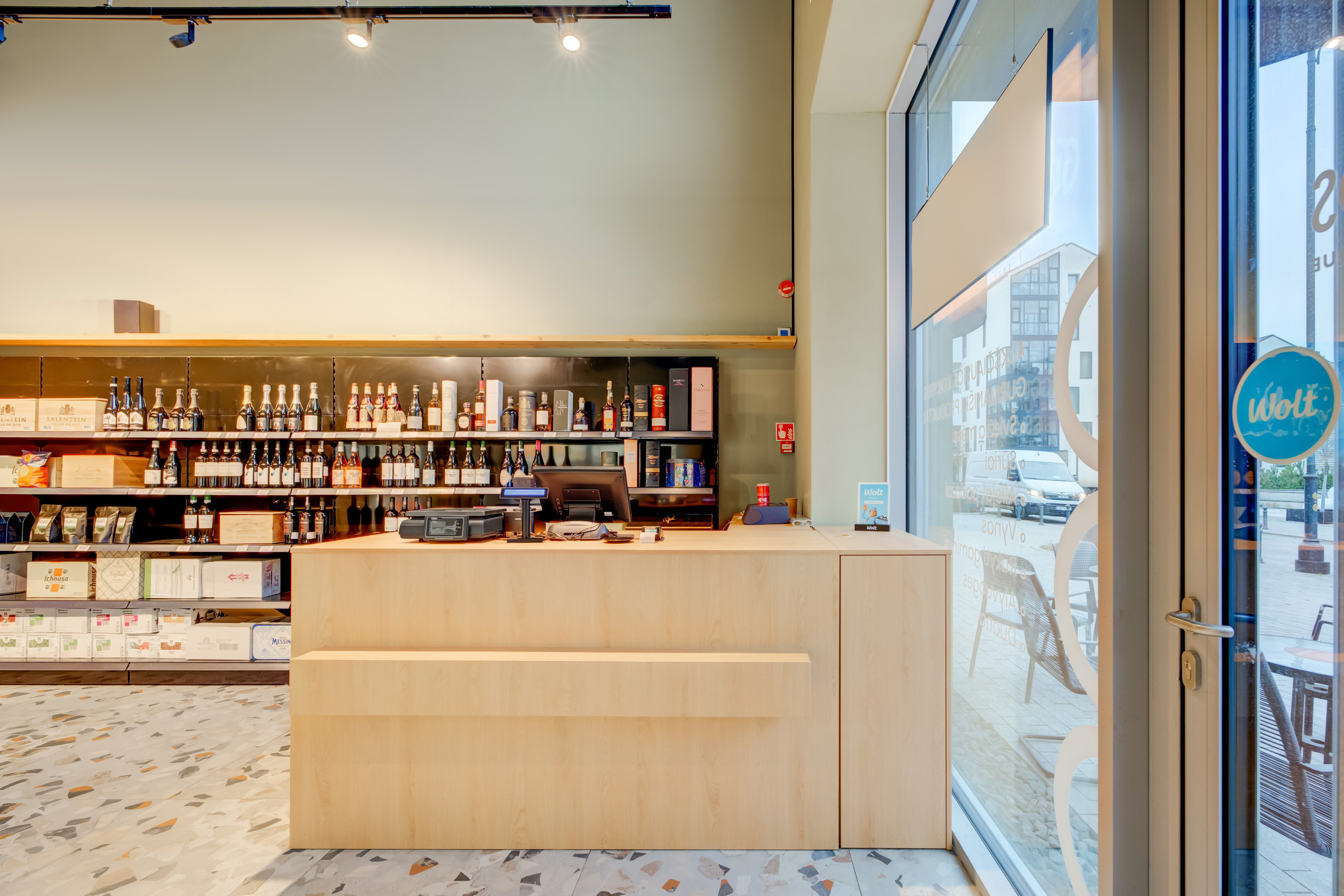 Fotosesija. Komercinės Patalpos Aukštaičių g. 7, Vilnius | Nuoma Biurui ar Parduotuvei. Elina Sapiega fotografė Vilniuje