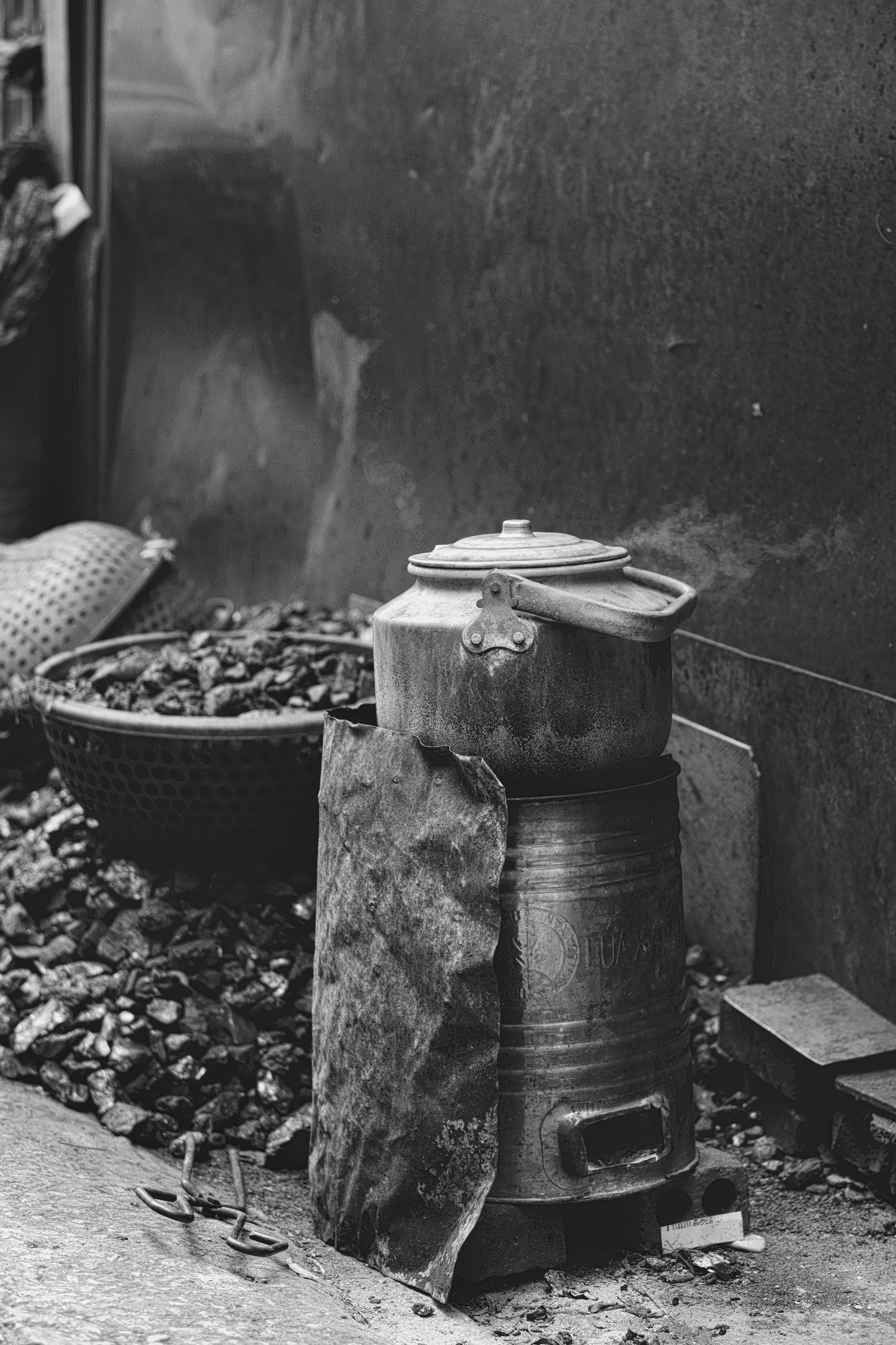 "Coal-Fired Teapot" Hanoi, Vietnam 🇻🇳