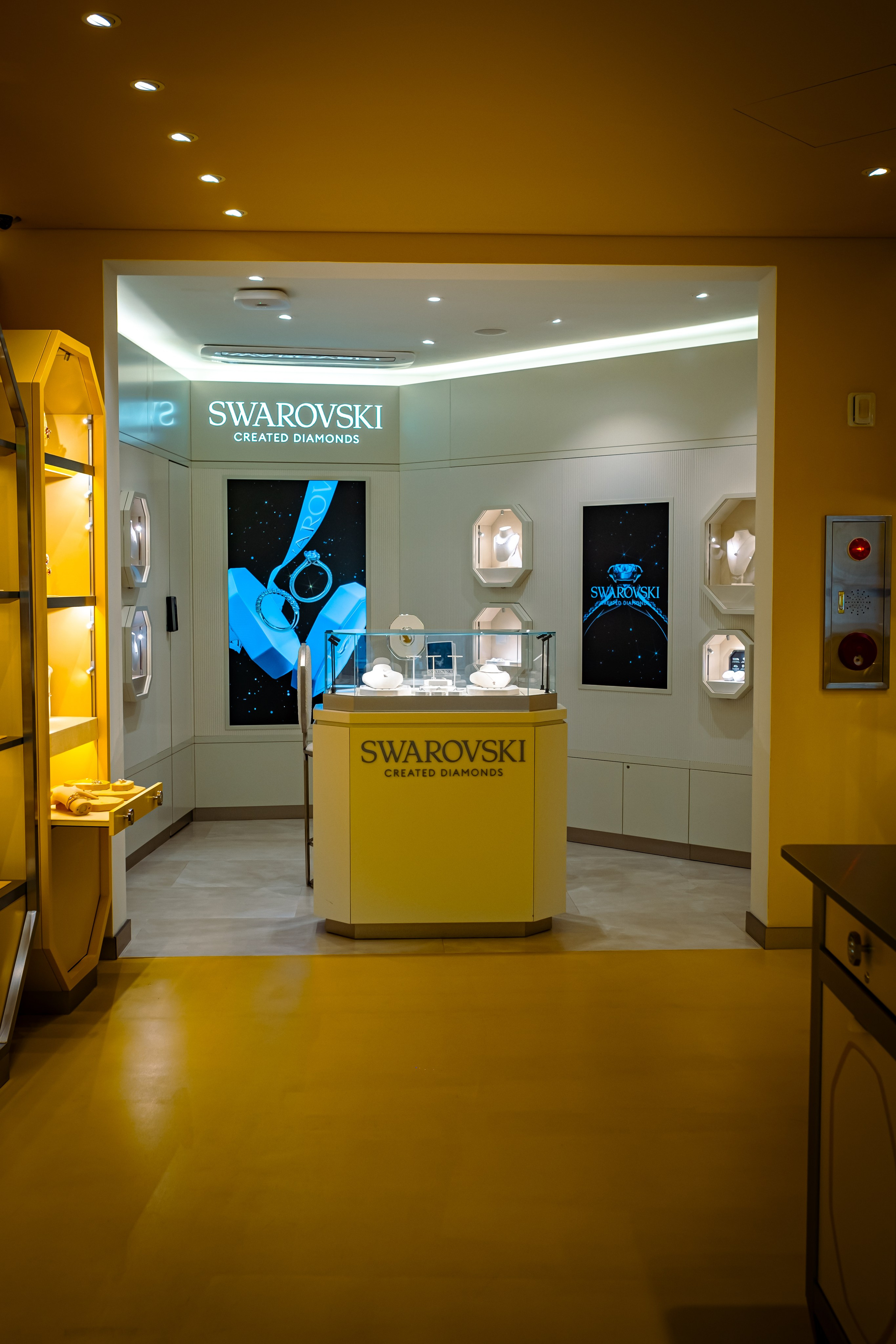 SWAROVSKI. Photographer in Seoul Dobrokvashina Natalya