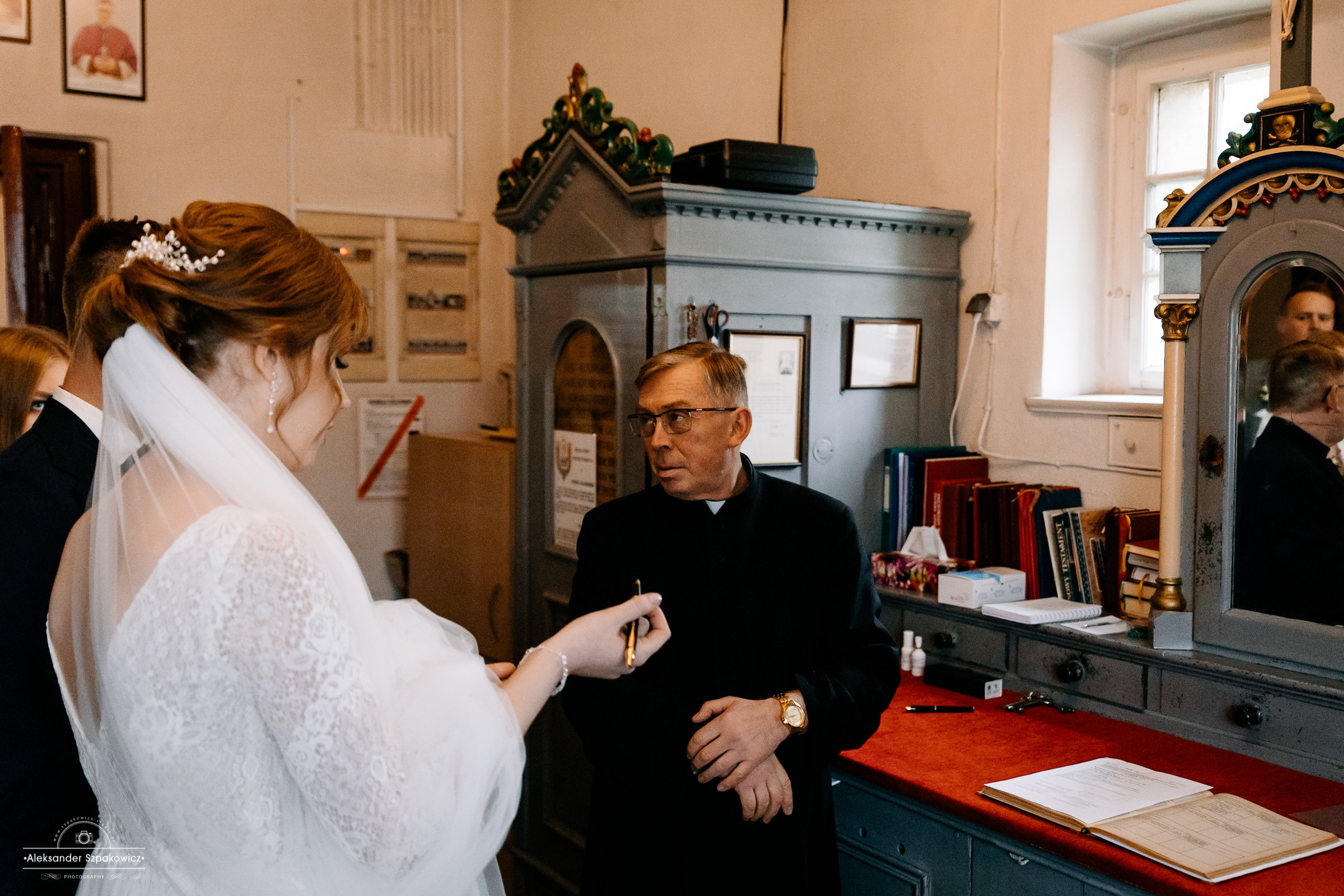 Ceremonia ślubna • Zdjęcia w kościele/USC. Fotograf Ślubny Warszawa - Sesje Biznesowe Rodzinne Eventy