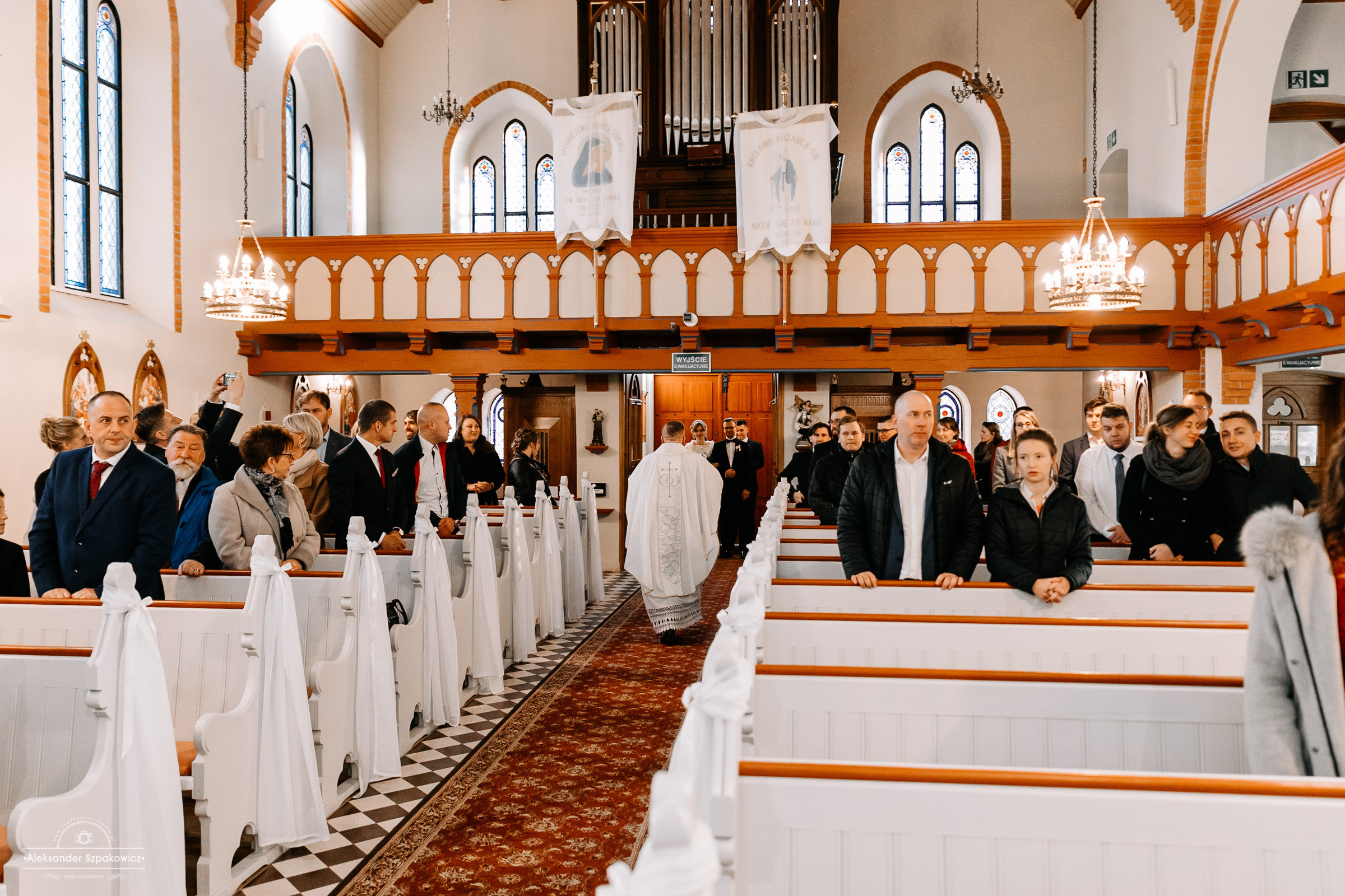Ceremonia ślubna • Zdjęcia w kościele/USC. Fotograf Ślubny Warszawa - Sesje Biznesowe Rodzinne Eventy