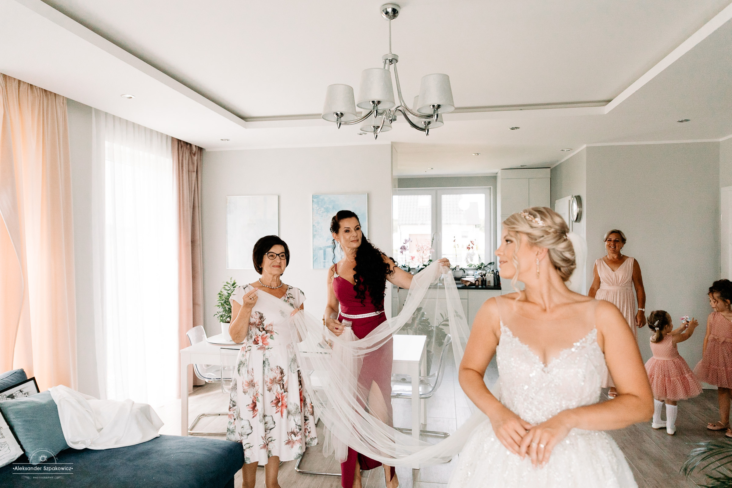 Zdjęcia ślubne z Przygotowań • Fotograf Trójmiasto. Fotograf Ślubny Warszawa - Sesje Biznesowe Rodzinne Eventy