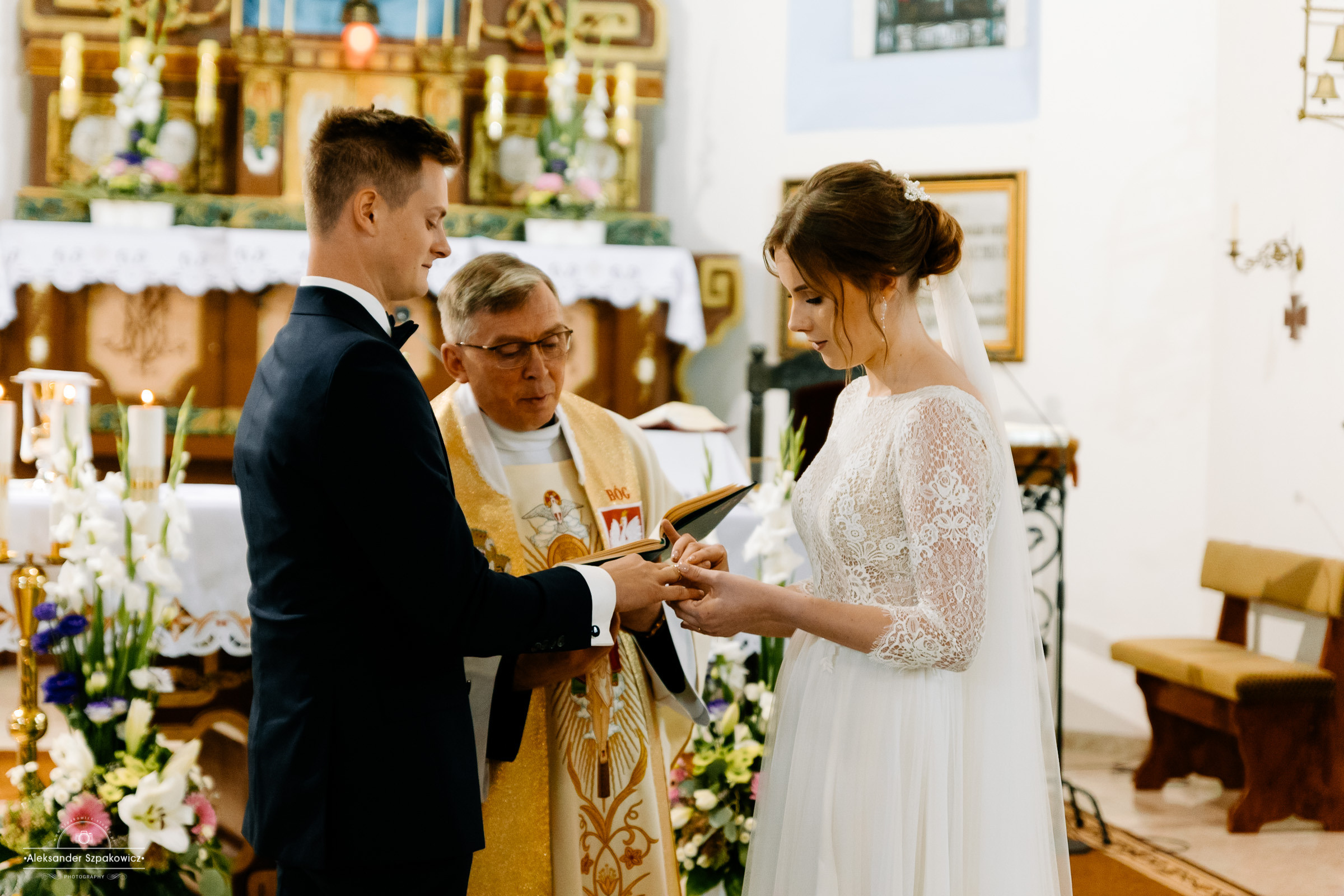Ceremonia ślubna • Zdjęcia w kościele/USC. Fotograf Ślubny Warszawa - Sesje Biznesowe Rodzinne Eventy