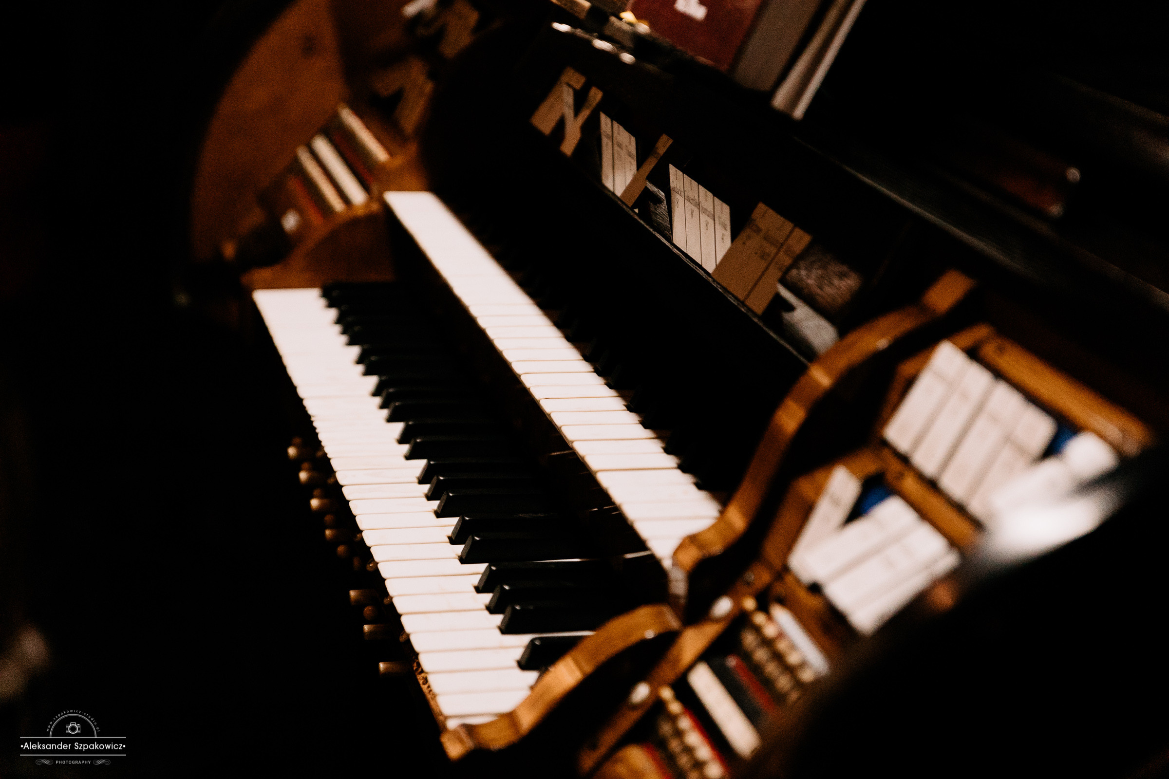 Ceremonia ślubna • Zdjęcia w kościele/USC. Fotograf Ślubny Warszawa - Sesje Biznesowe Rodzinne Eventy